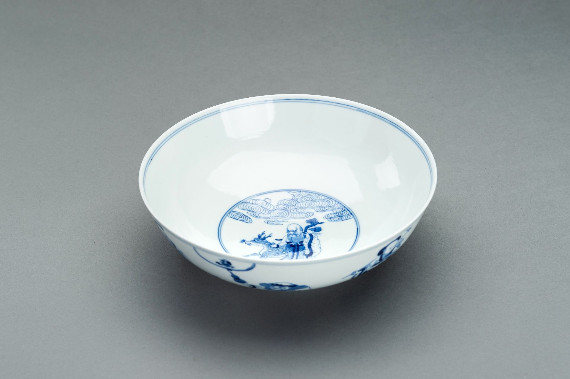 A BLUE AND WHITE PORCELAIN 'EIGHT IMMORTALS' BOWL, GUANGXU MARK AND PERIOD - Image 9 of 14