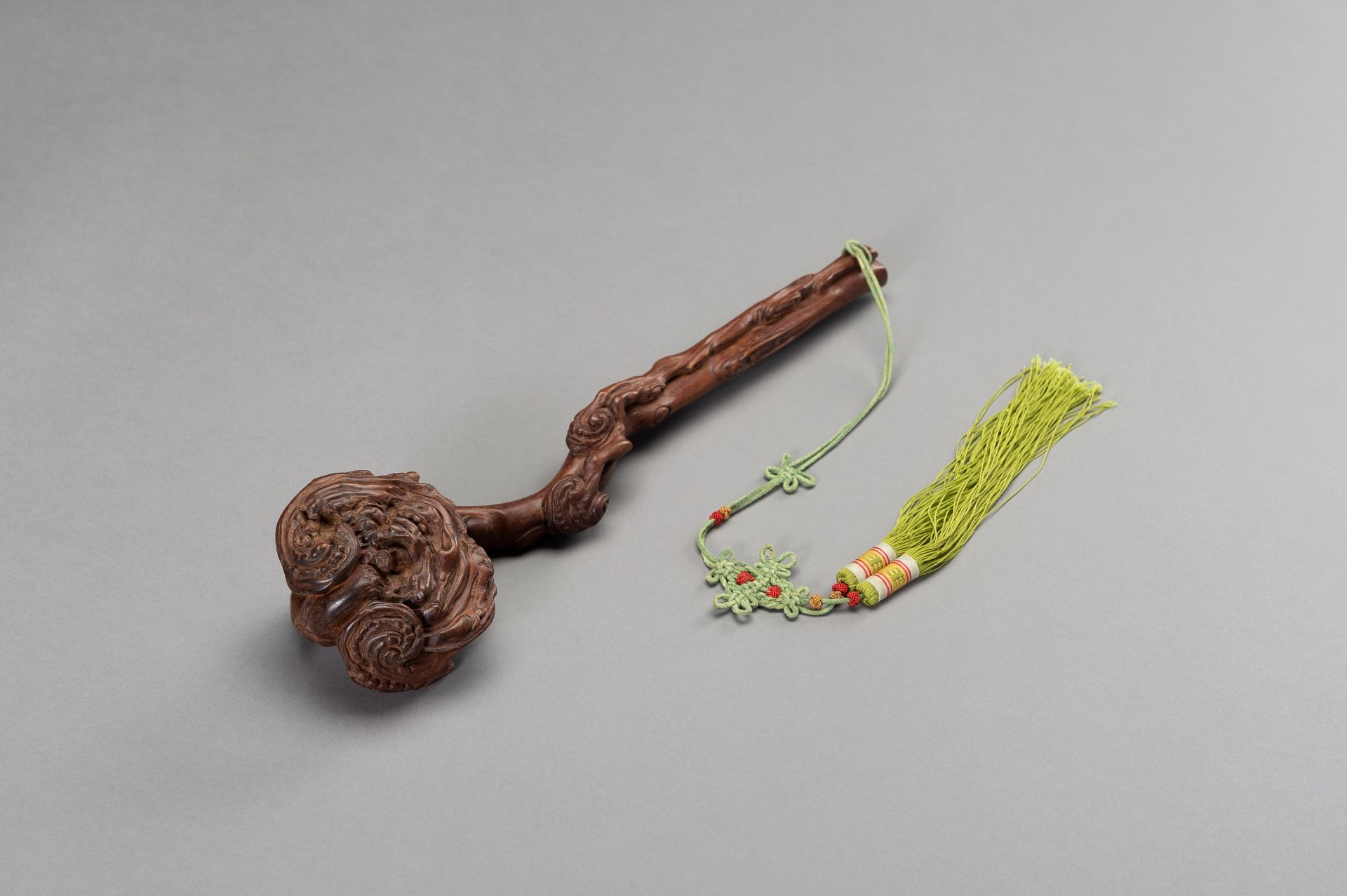 A HARDWOOD RUYI SCEPTER - Image 6 of 11