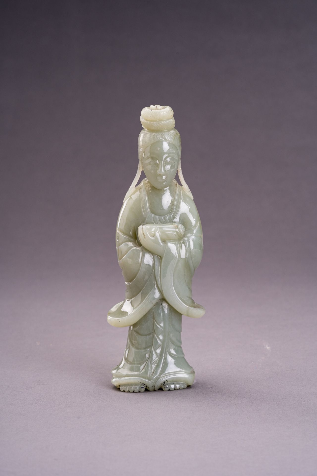 A GROUP OF TWO JADE & HARDSTONE FIGURES OF DEITIES - Bild 9 aus 16