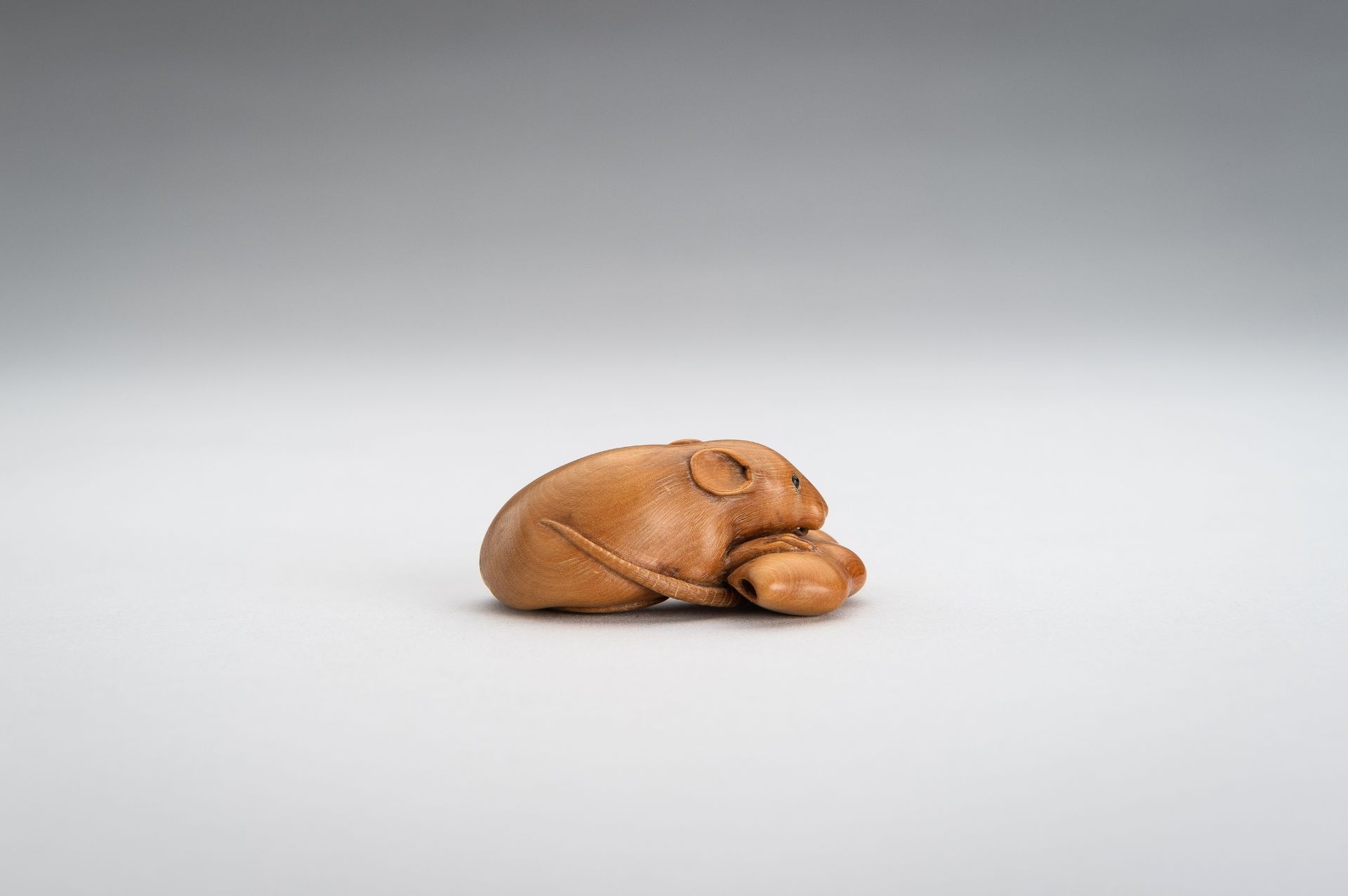 A WOOD NETSUKE OF A RAT WITH EDAMAME BEAN POD - Image 8 of 12