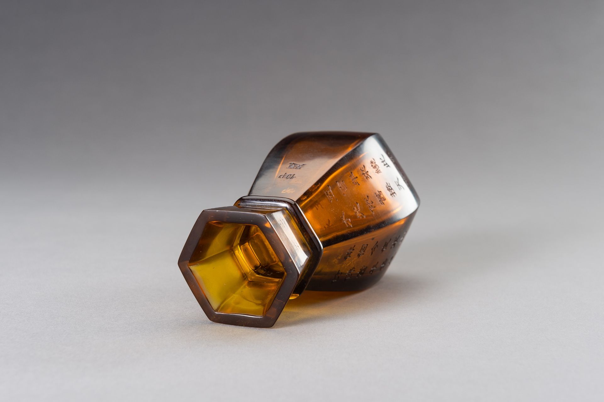 A HEXAGONAL AMBER GLASS VASE, 20TH CENTURY - Image 8 of 15