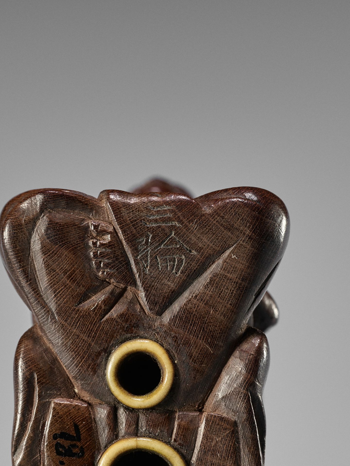 MIWA: A WOOD NETSUKE OF A BLIND MASSEUR AND CLIENT - Image 12 of 15