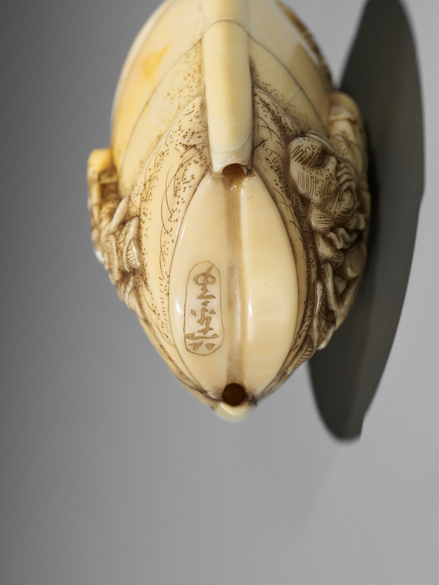 RANTEI: A RARE TWO-CASE IVORY INRO - Image 9 of 12