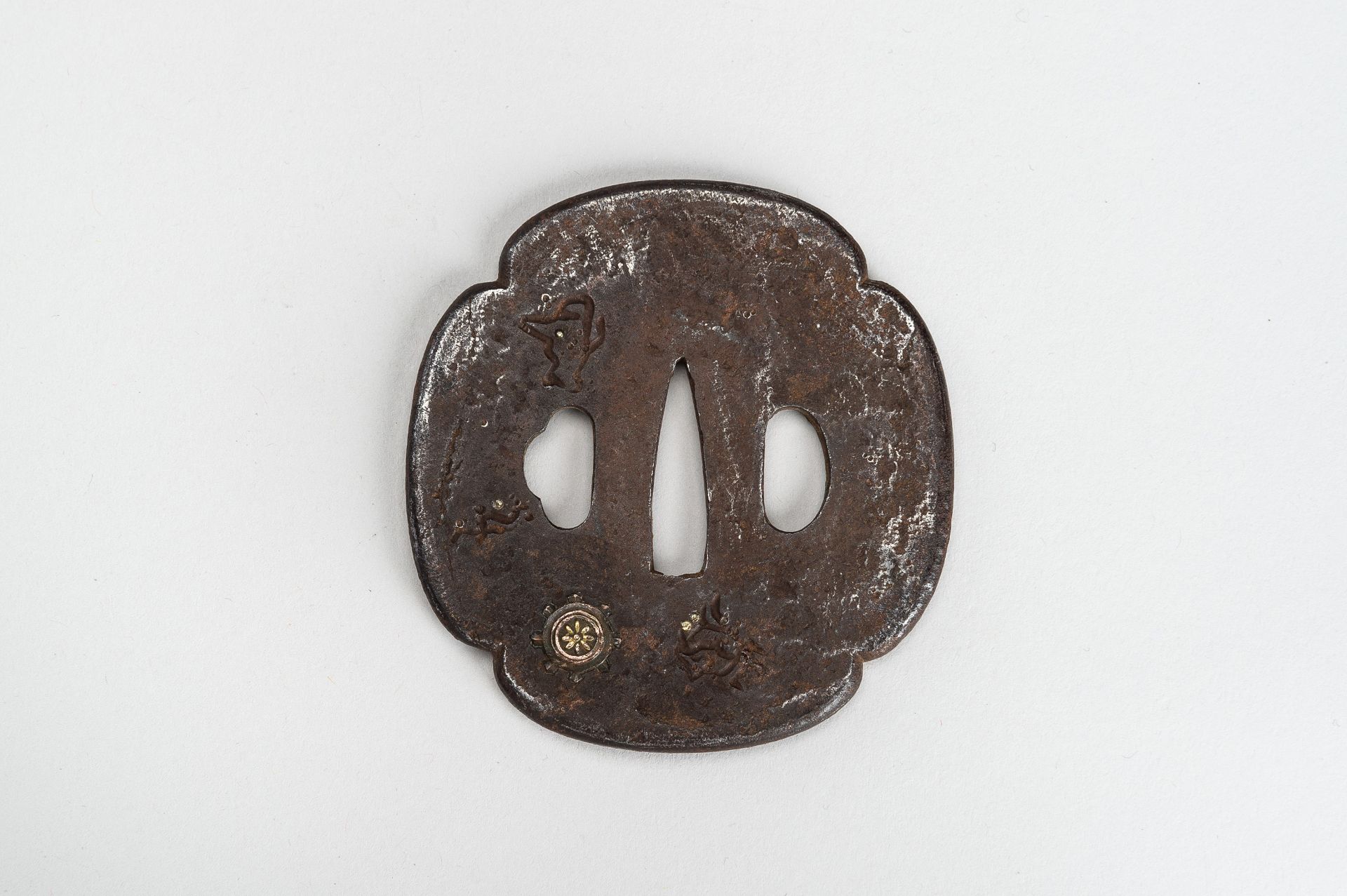 A MIXED LOT WITH SEVEN TSUBA - Image 10 of 18