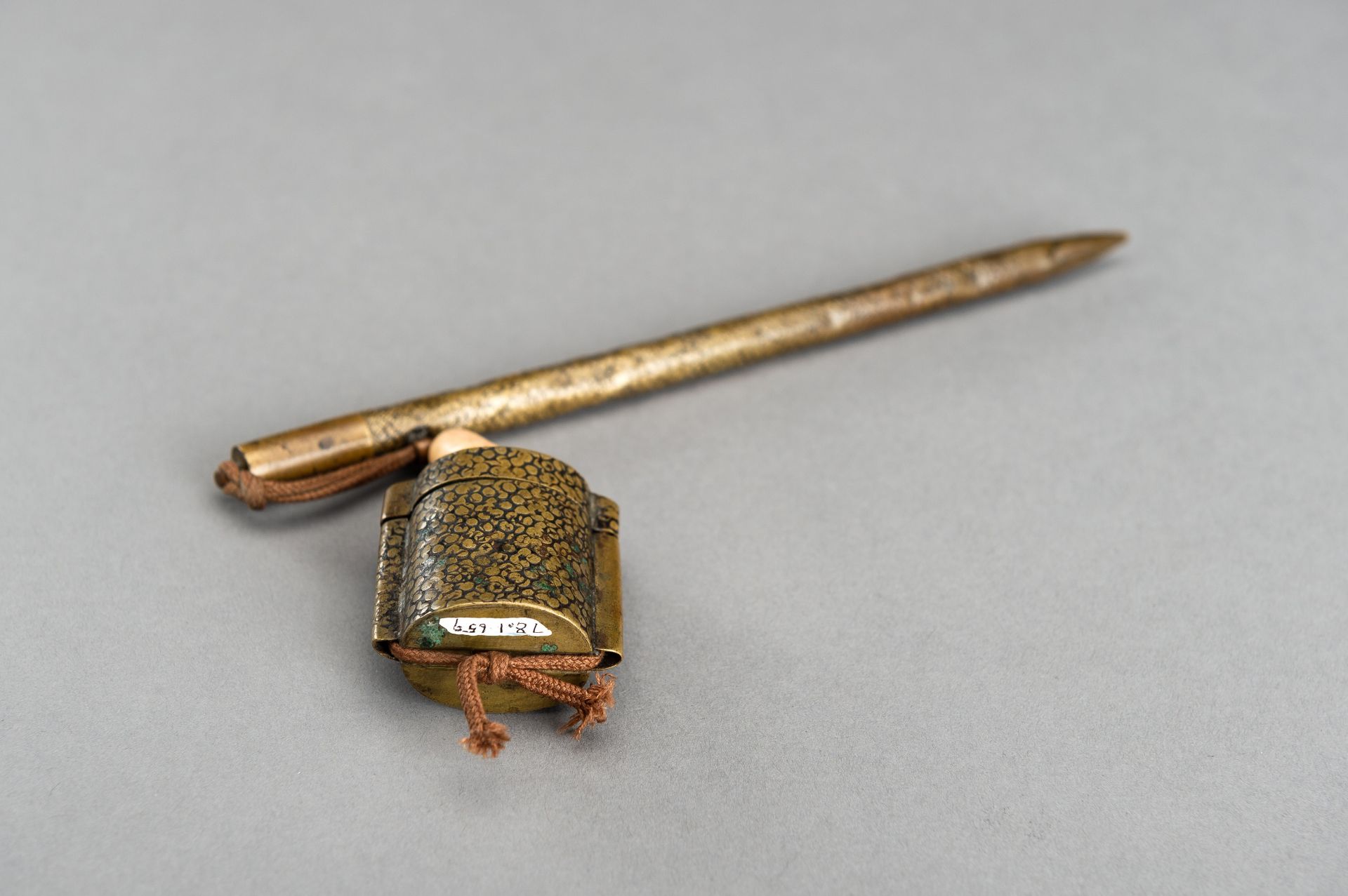 A BRASS PEN SHAPED YATATE, MEIJI - Image 7 of 11