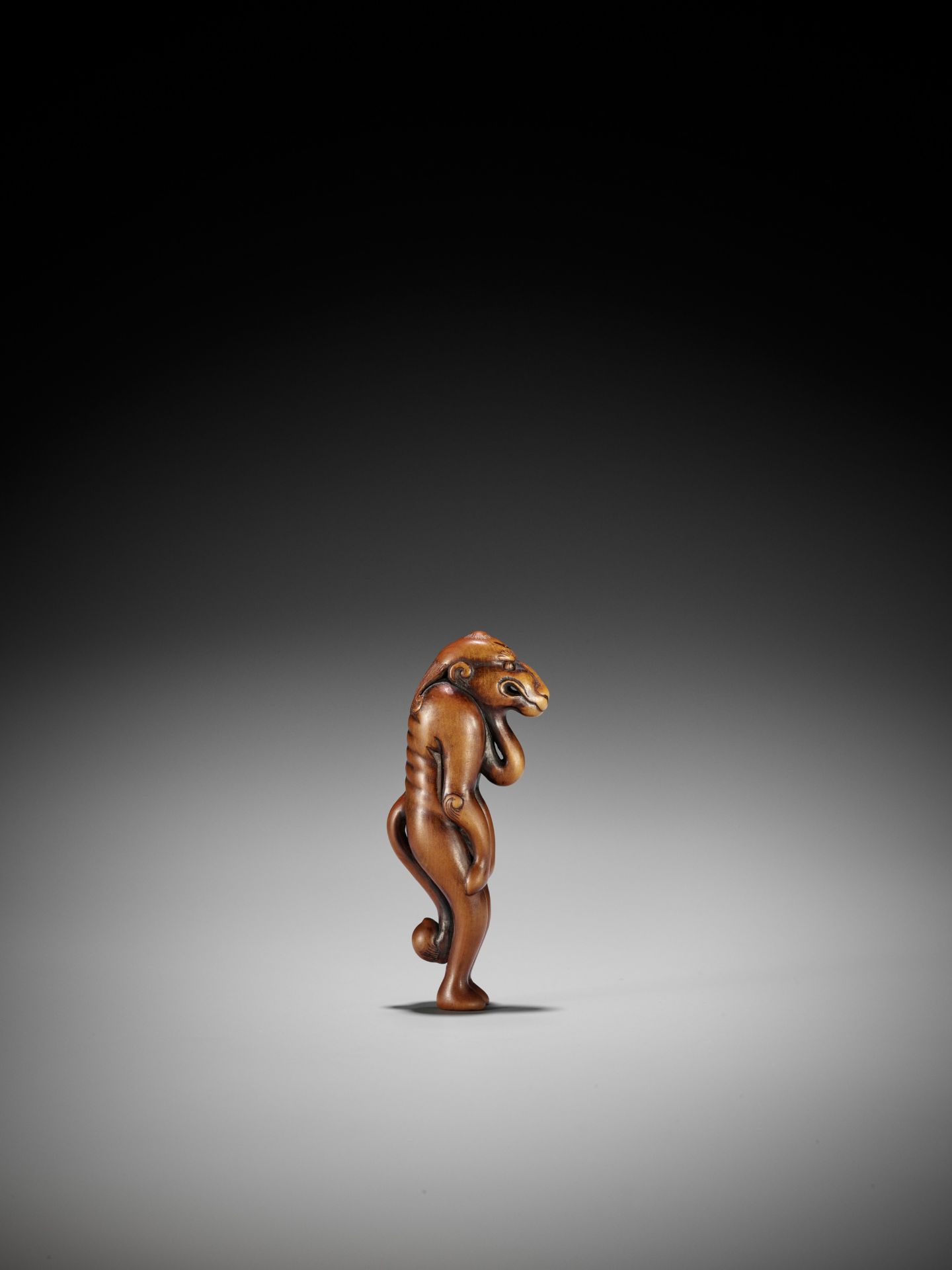 A CONTEMPORARY WOOD NETSUKE OF A MYTHICAL BEAST - Image 11 of 13