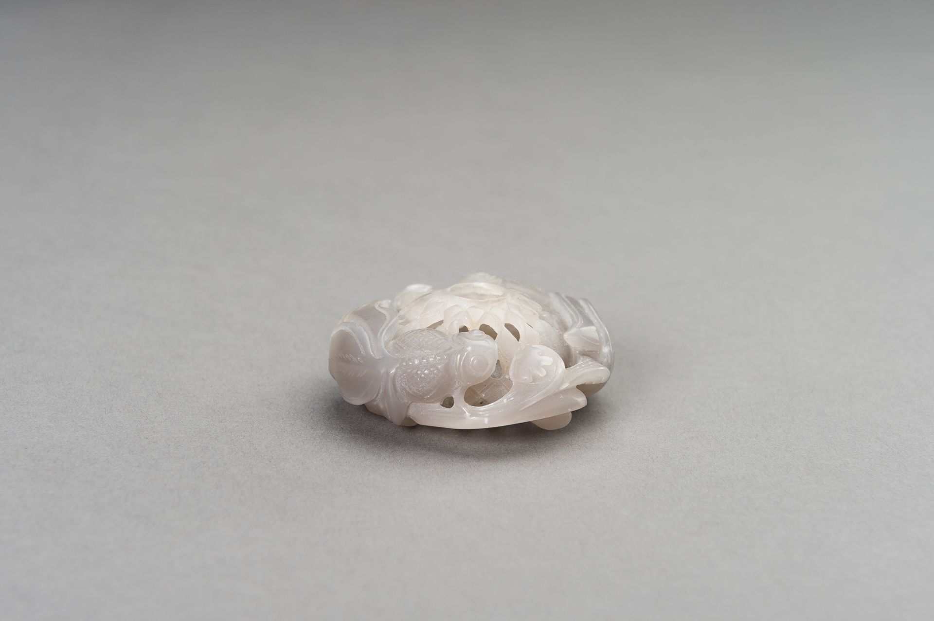 AN AGATE PARFUMIER, 20TH CENTURY - Image 4 of 9