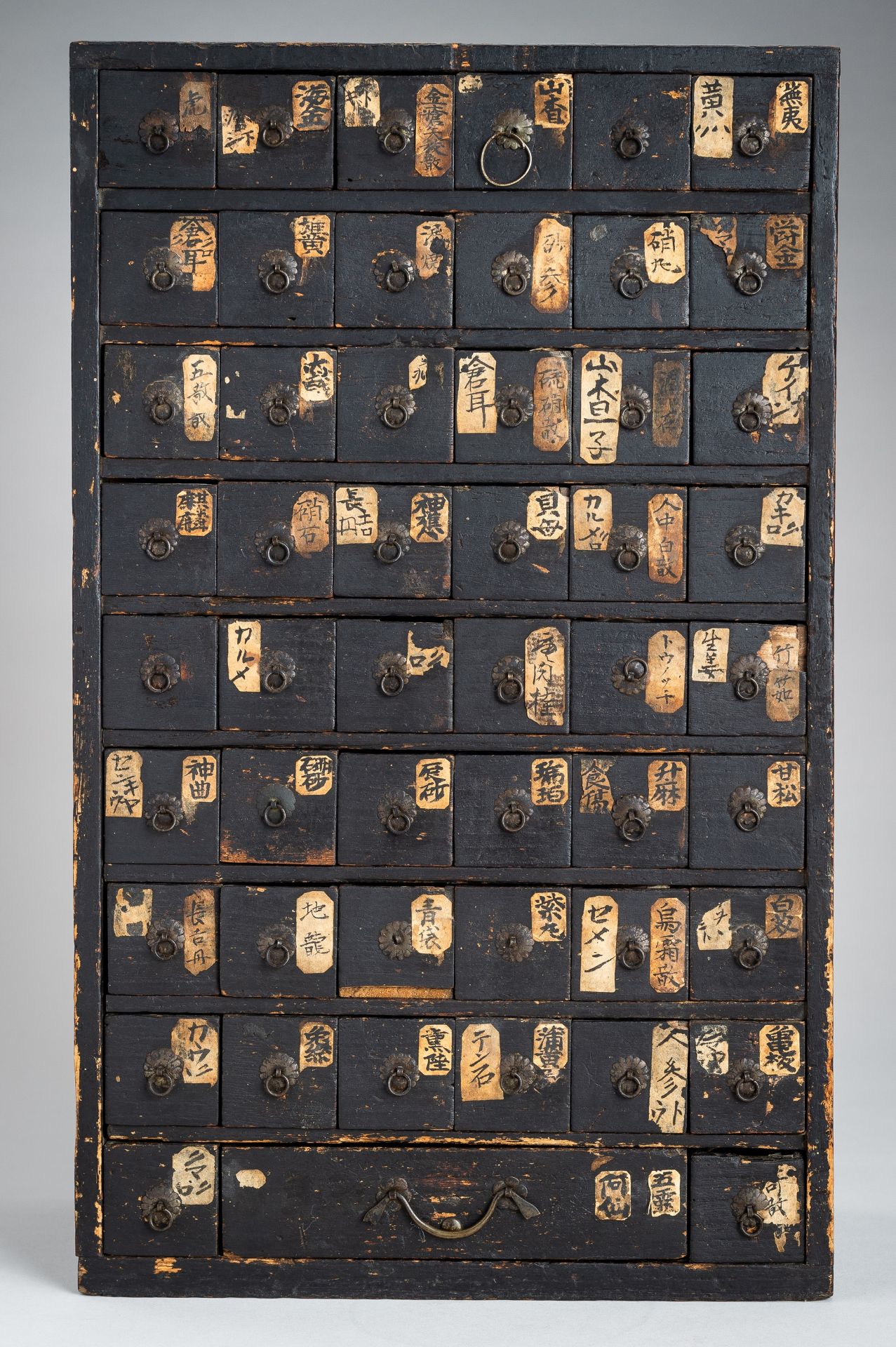 A WOODEN APOTHECARY CABINET WITH 51 DRAWERS, EDO - Image 8 of 20