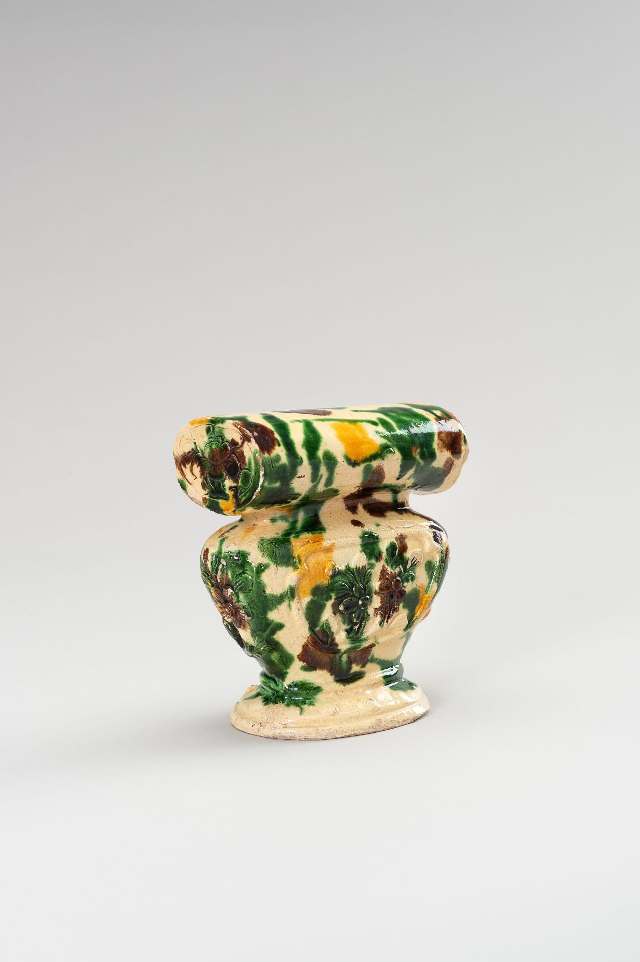 A DECORATIVE SANCAI CERAMIC OBJECT - Image 4 of 10