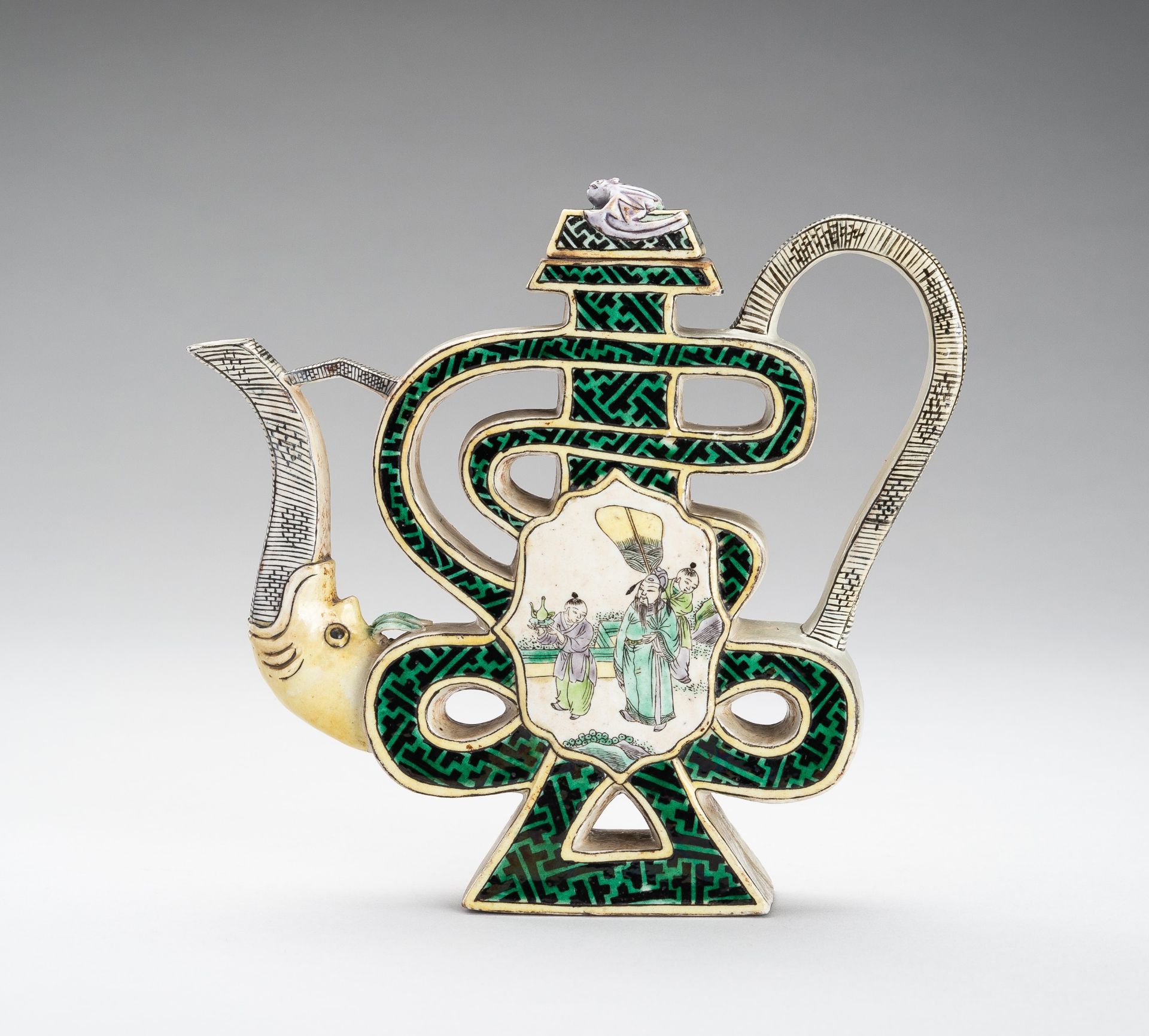 A FAMILLE VERTE PORCELAIN PUZZLE TEAPOT, c. 1900s