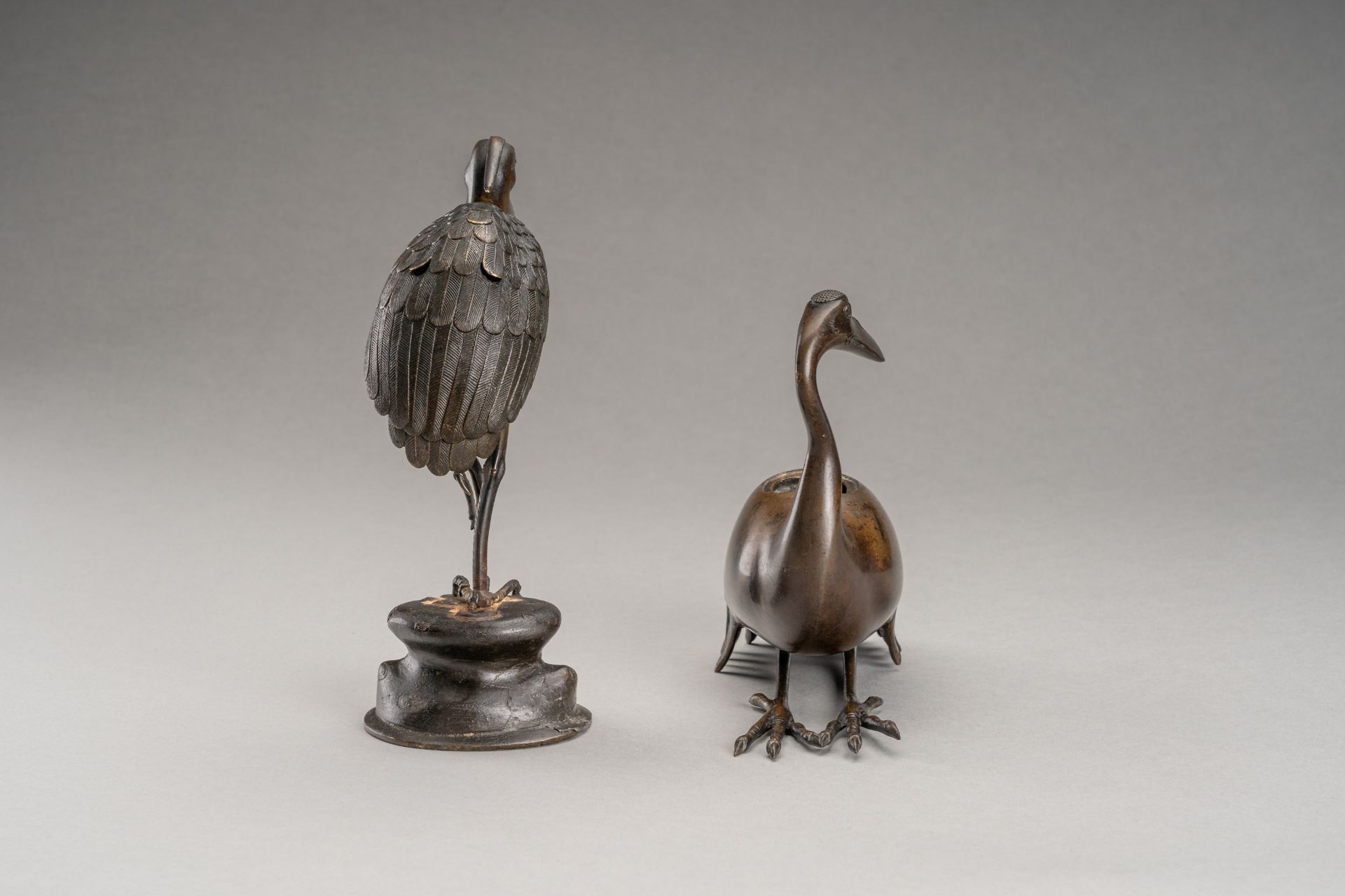 A LOT WITH 'CRANE AND HERON" BRONZE CENSERS, MEIJI - Bild 6 aus 8