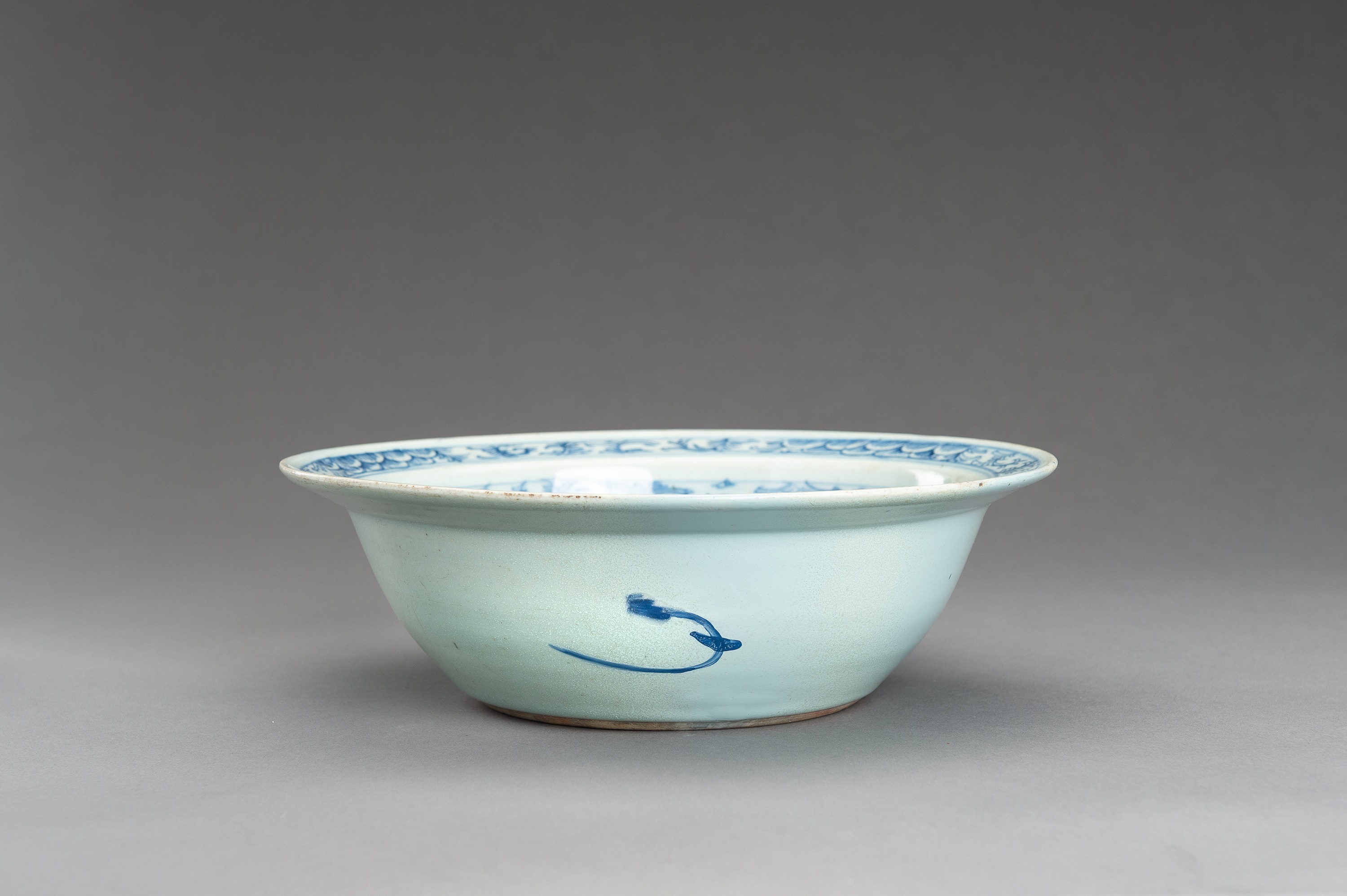 A BLUE AND WHITE ANNAM PORCELAIN BOWL - Image 10 of 12
