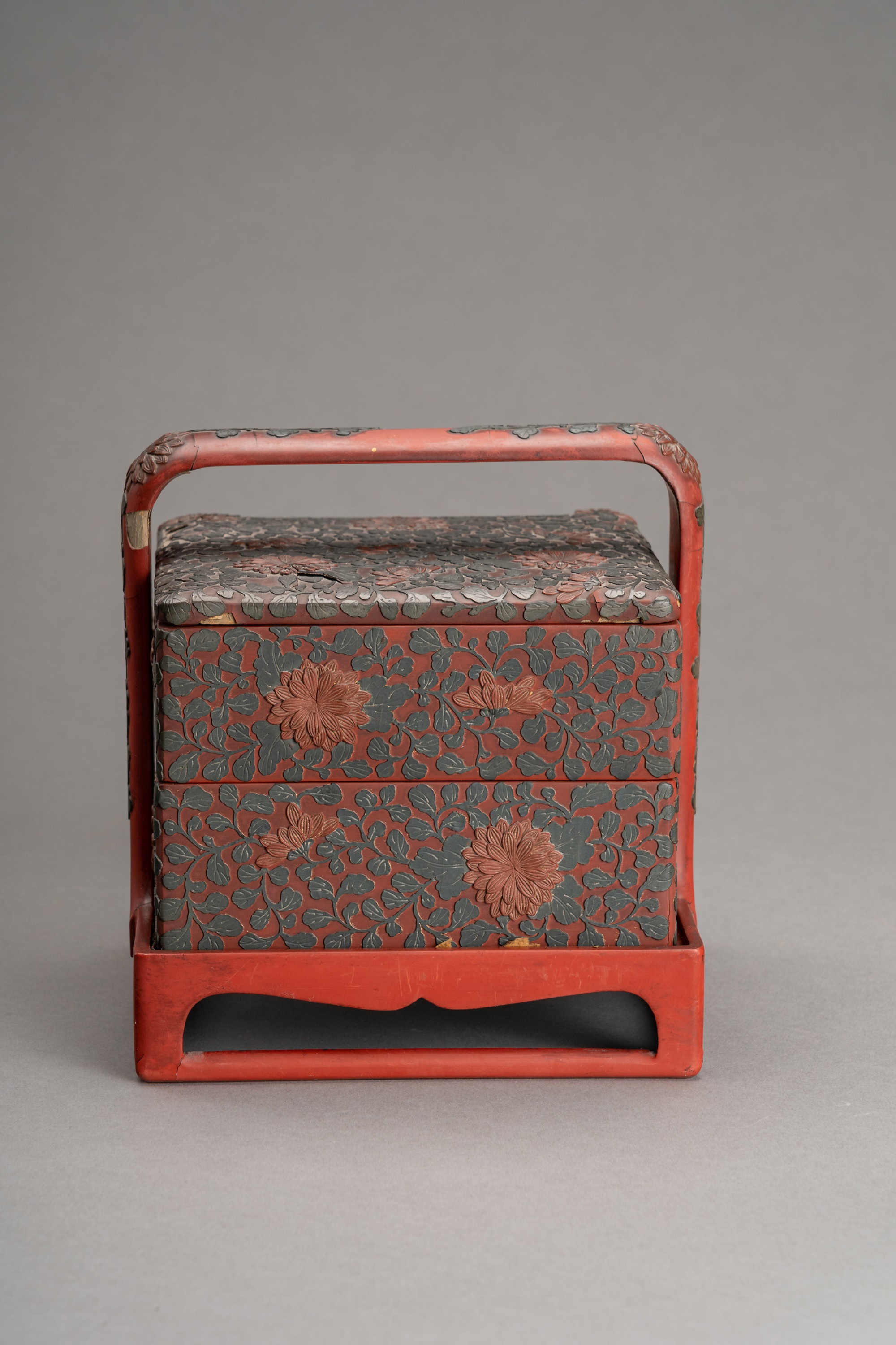 A GROUP OF LACQUER PICNIC ITEMS - Image 11 of 13