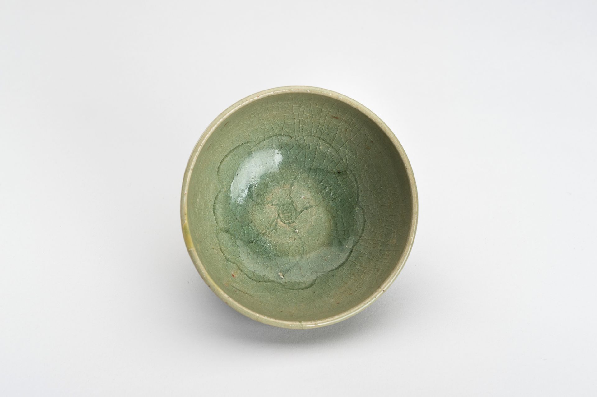 THREE LONGQUAN CELADON PORCELAIN ITEMS - Image 3 of 12