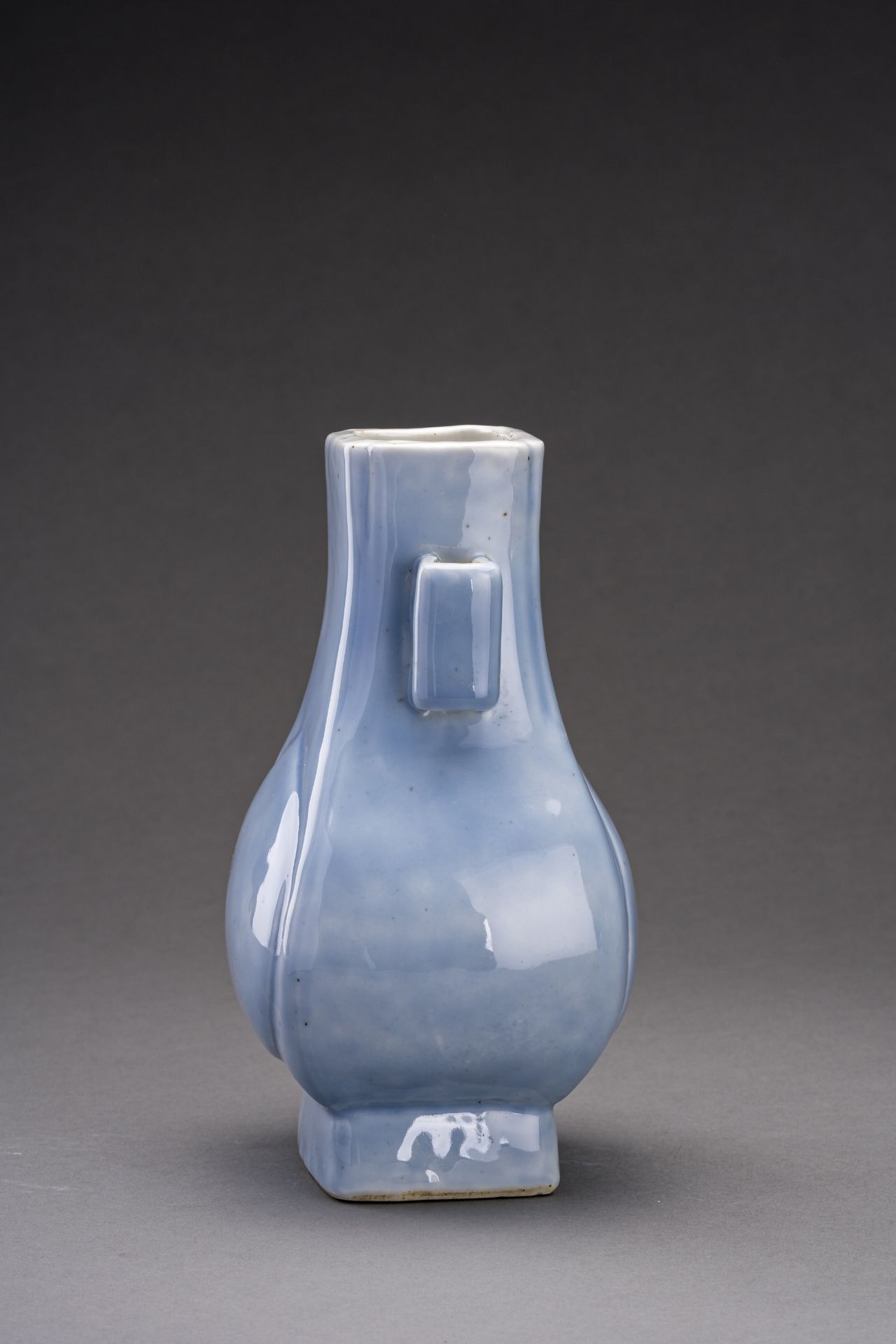 A CLAIRE DE LUNE PORCELAIN BALUSTER VASE, HU, 1900s - Image 2 of 8