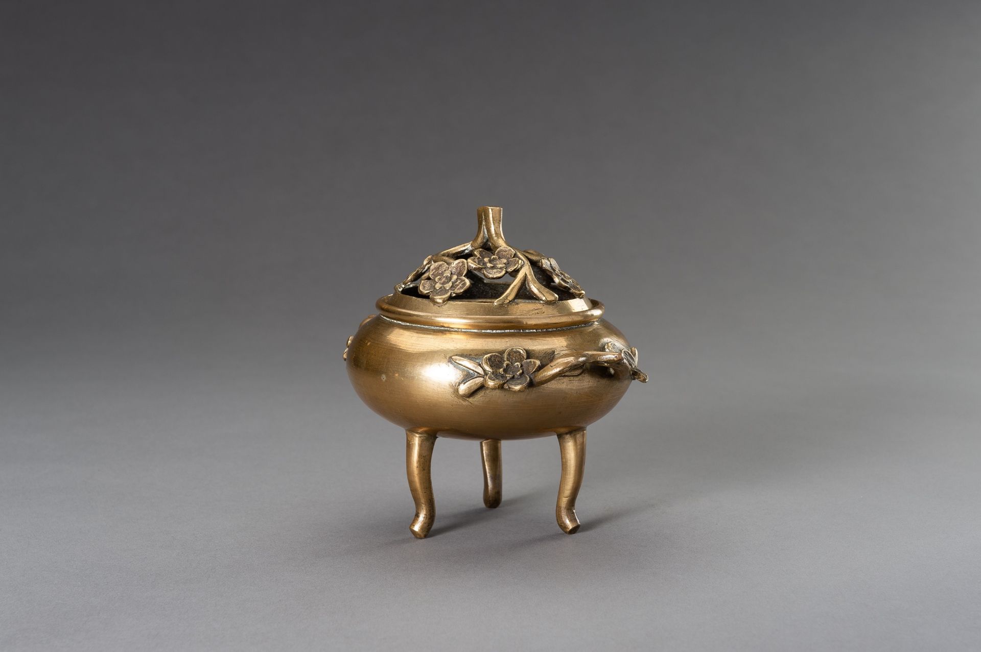 A `CHERRY BLOSSOMS' GILT BRONZE TRIPOD CENSER - Image 6 of 12