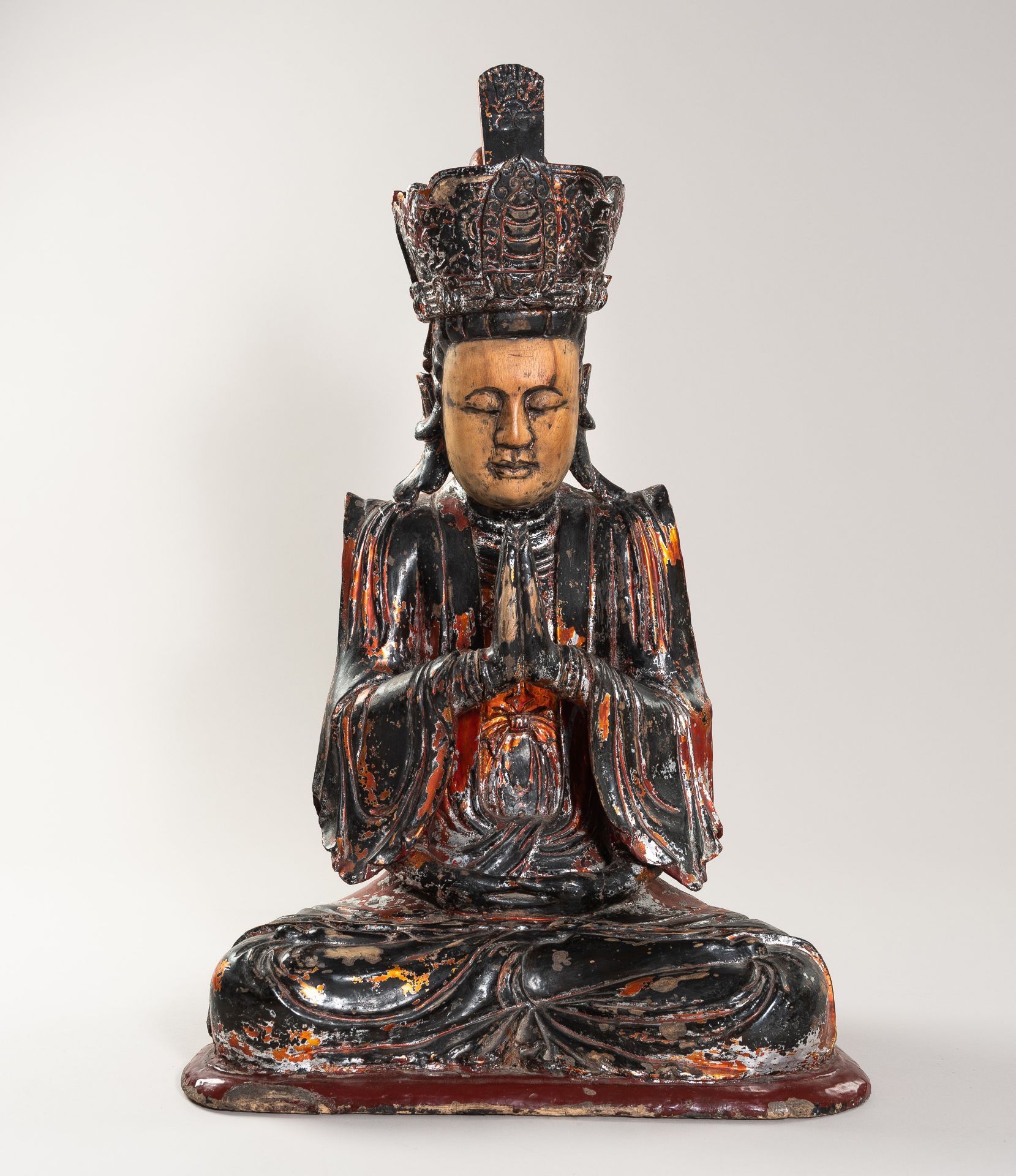 A VERY LARGE VIETNAMESE LACQUERED WOOD STATUE OF QUAN AM