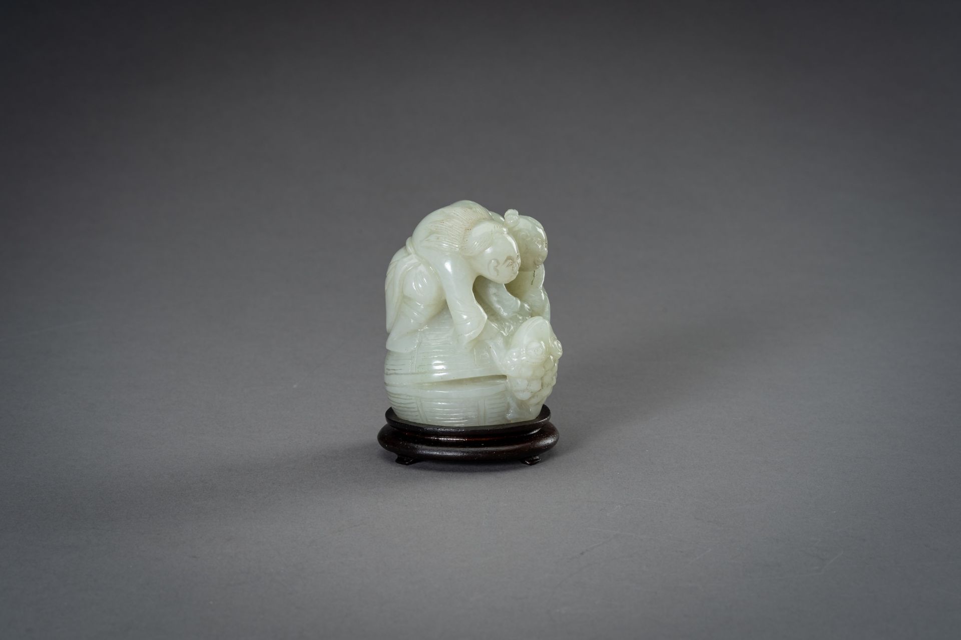 A PALE CELADON JADE GROUP, 20th CENTURY - Image 3 of 11