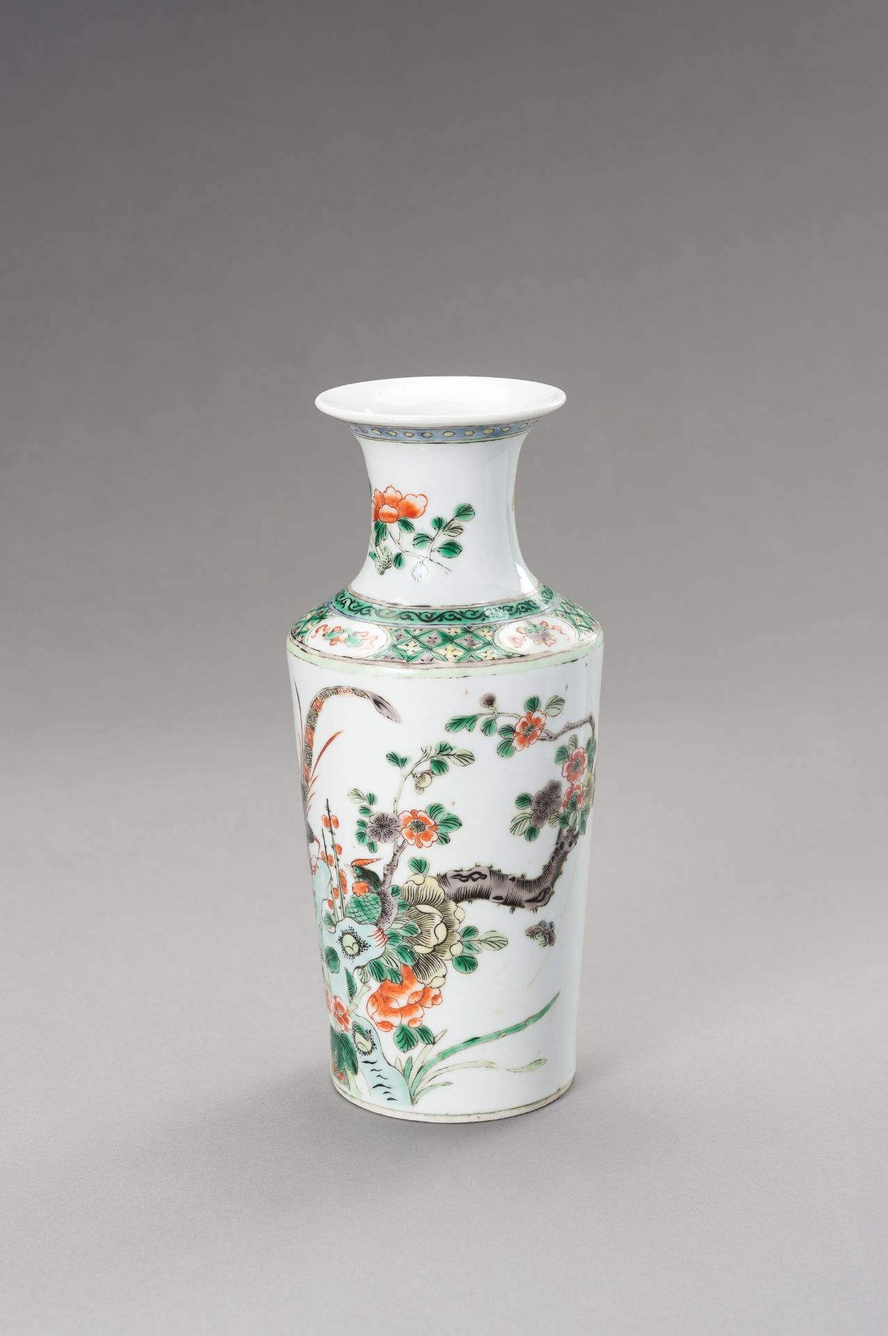 A FAMILLE VERTE 'PHEASANTS AND FLOWERS' VASE, LATE QING DYNASTY - Image 2 of 11