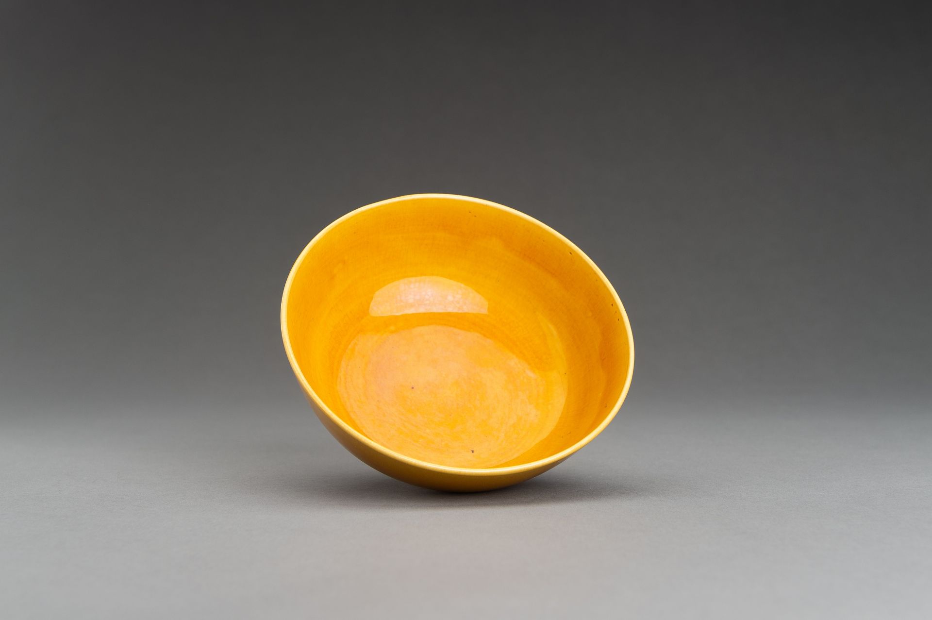 A FINE YELLOW-GLAZED PORCELAIN BOWL - Image 4 of 9