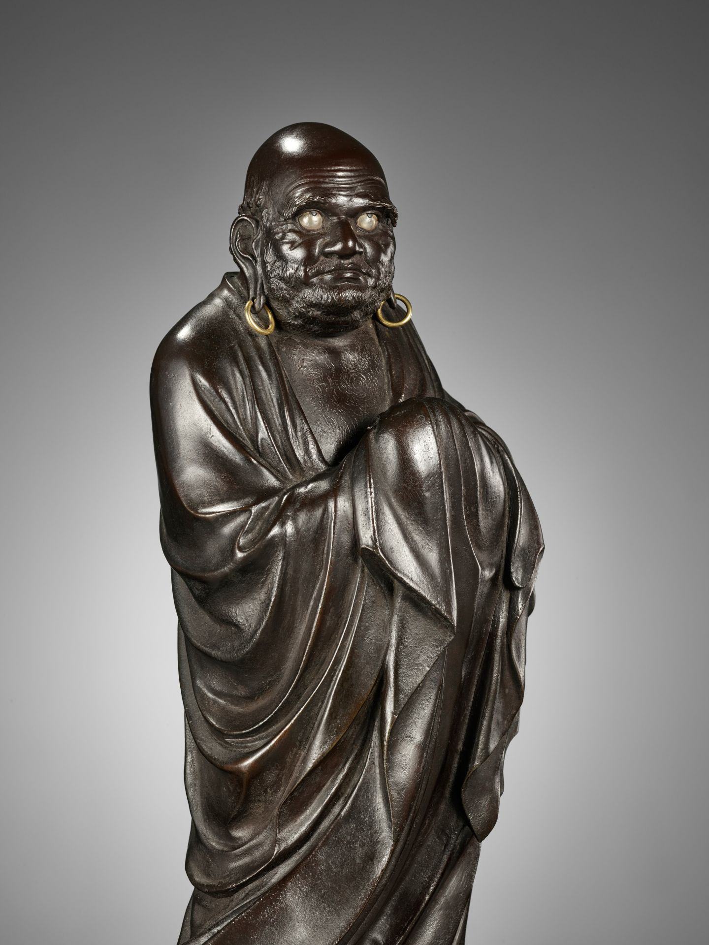 JOUN: A SUPERB BRONZE PORTRAIT OKIMONO OF DARUMA - Bild 11 aus 13