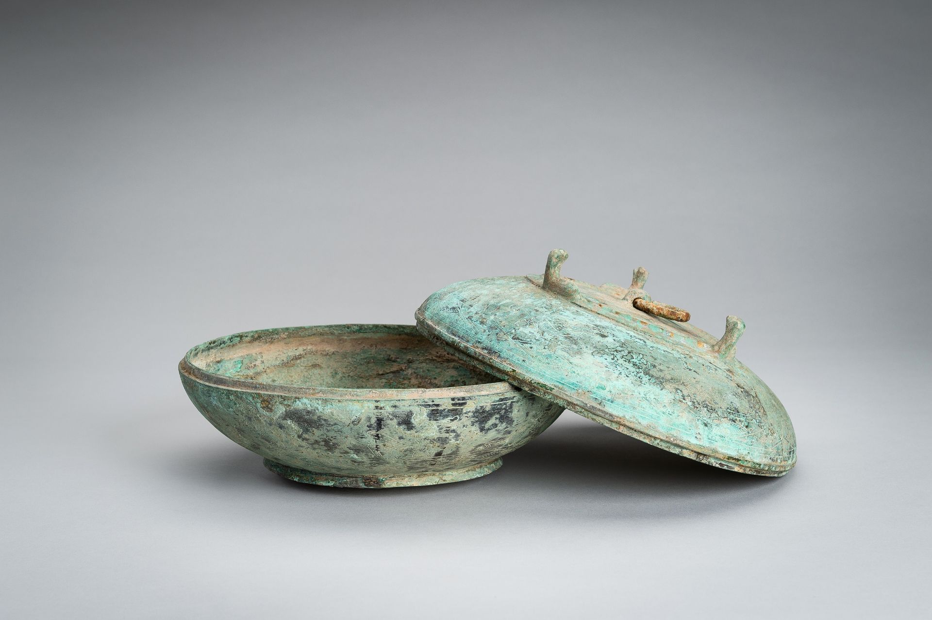 A HAN STYLE BRONZE VESSEL AND COVER - Image 7 of 19