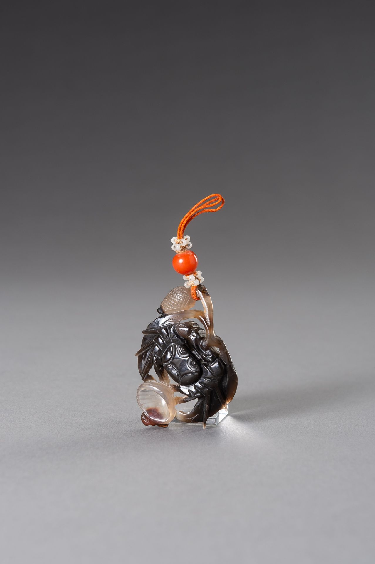 AN AGATE 'CRAB' PENDANT, 18TH CENTURY - Bild 3 aus 8