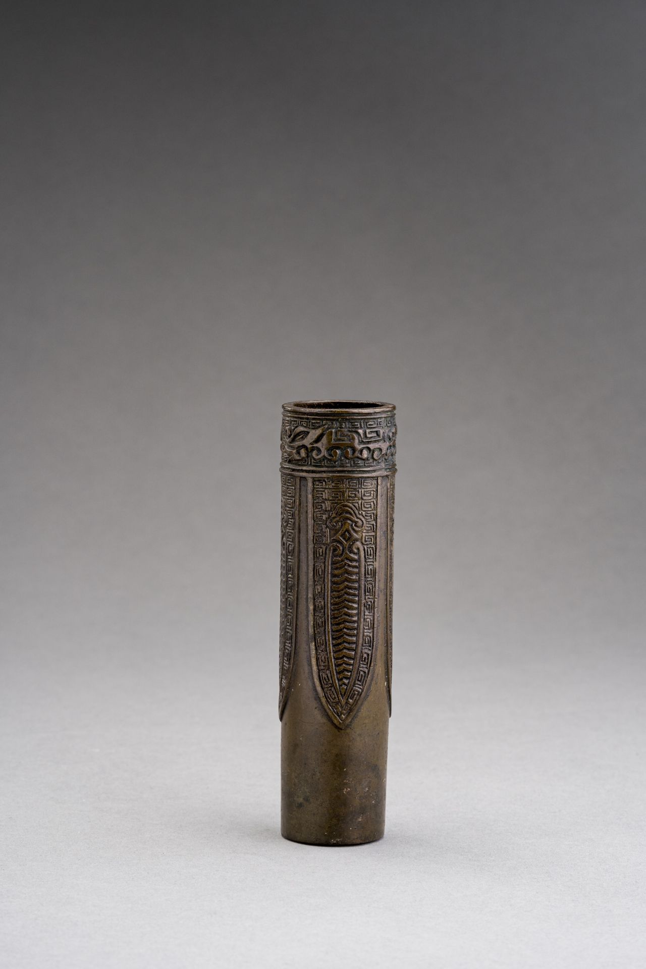 A BRONZE CYLINDRICAL VESSEL WITH CICADAS - Image 7 of 13