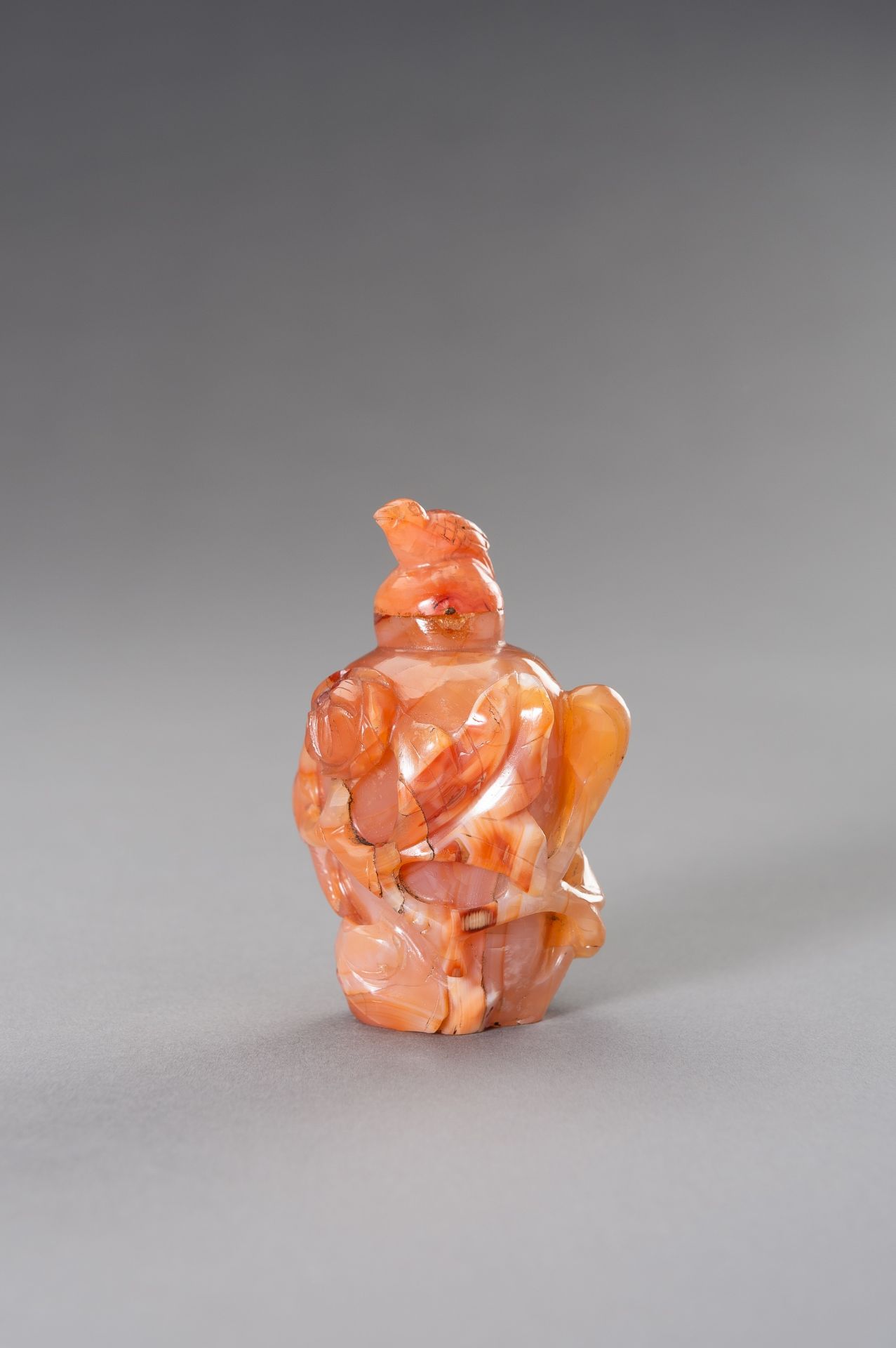 AN AGATE SNUFF BOTTLE, QING DYNASTY - Image 6 of 11