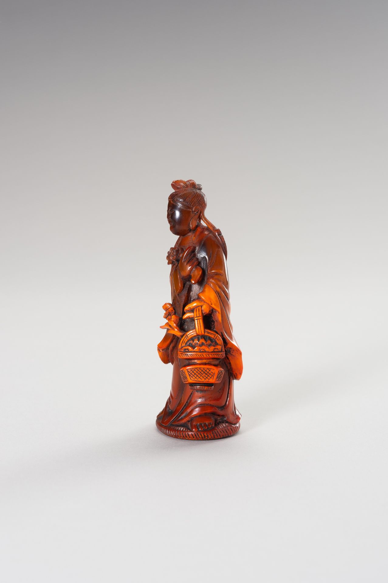 A HORN FIGURE OF GUANYIN - Image 4 of 11