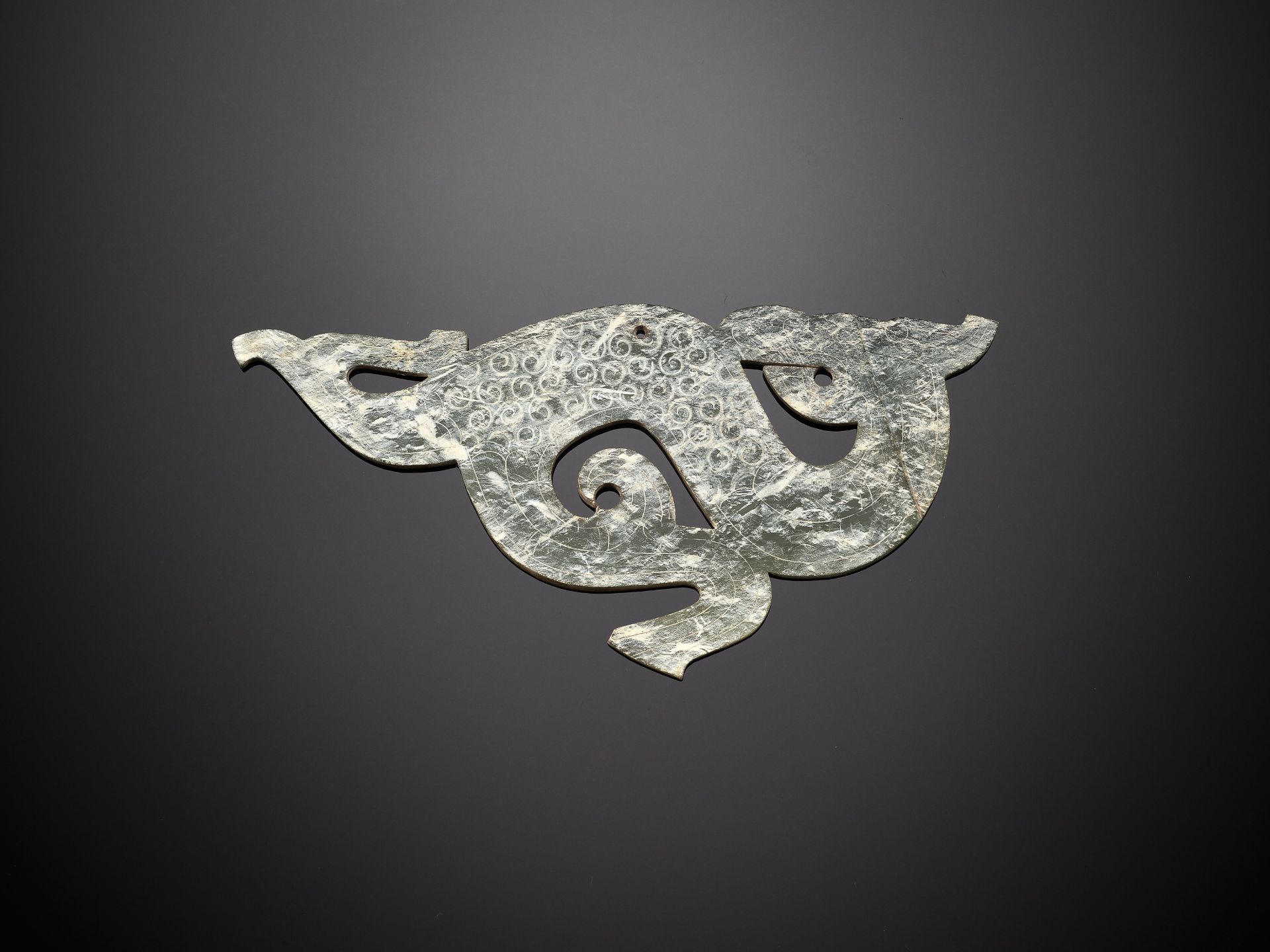 A PALE GREEN JADE 'DRAGON' PENDANT, WARRING STATES - Image 2 of 6