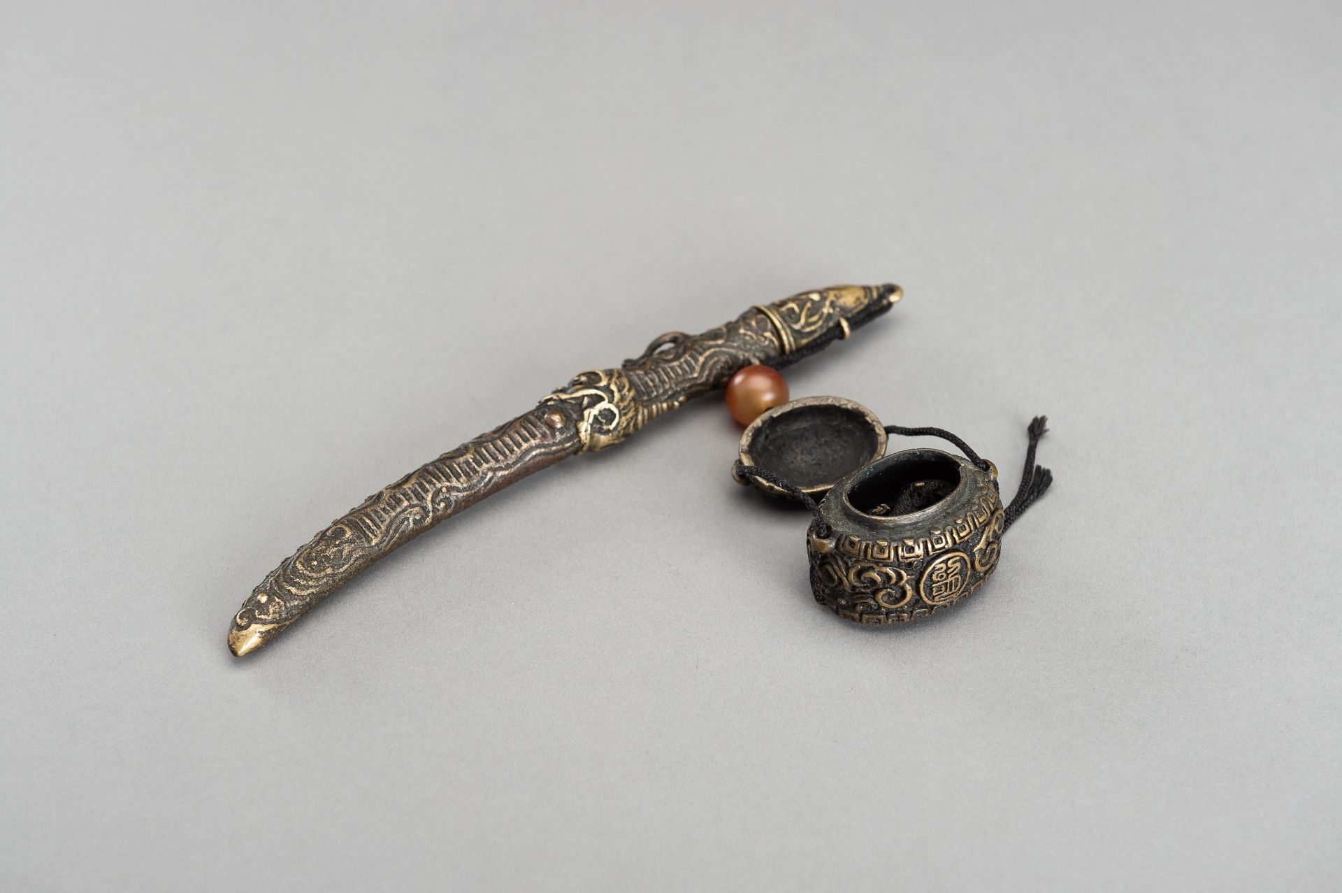 A BRASS 'DRAGON' YATATE, EDO - Image 3 of 13