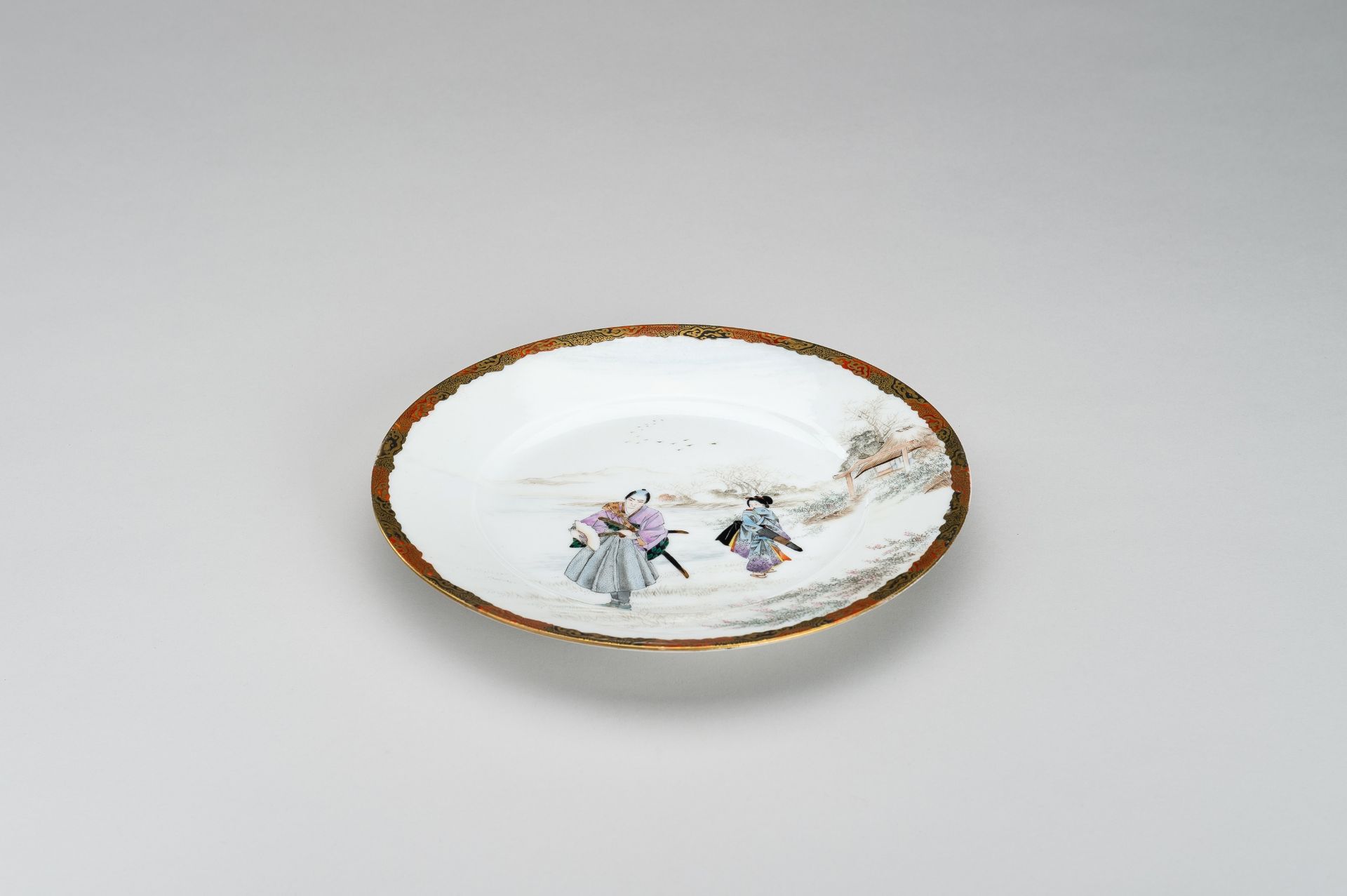 IMURA HIKOJIRO: A FINE SETO YOKOHAMA PORCELAIN PLATE, 19th CENTURY - Bild 4 aus 9