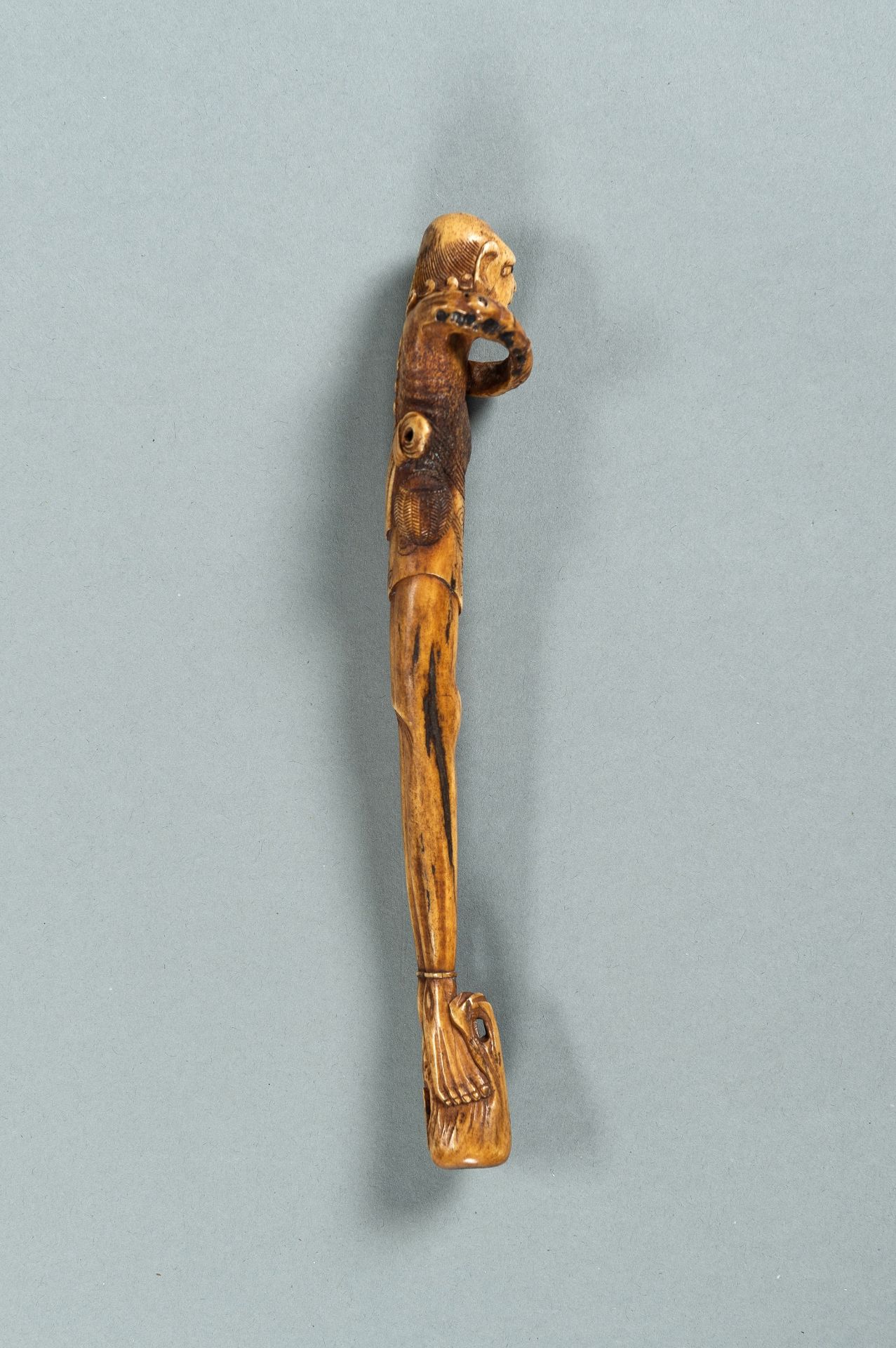 A STAG ANTLER KISERUZUTSU OF ASHINAGA, MEIJI - Image 7 of 7