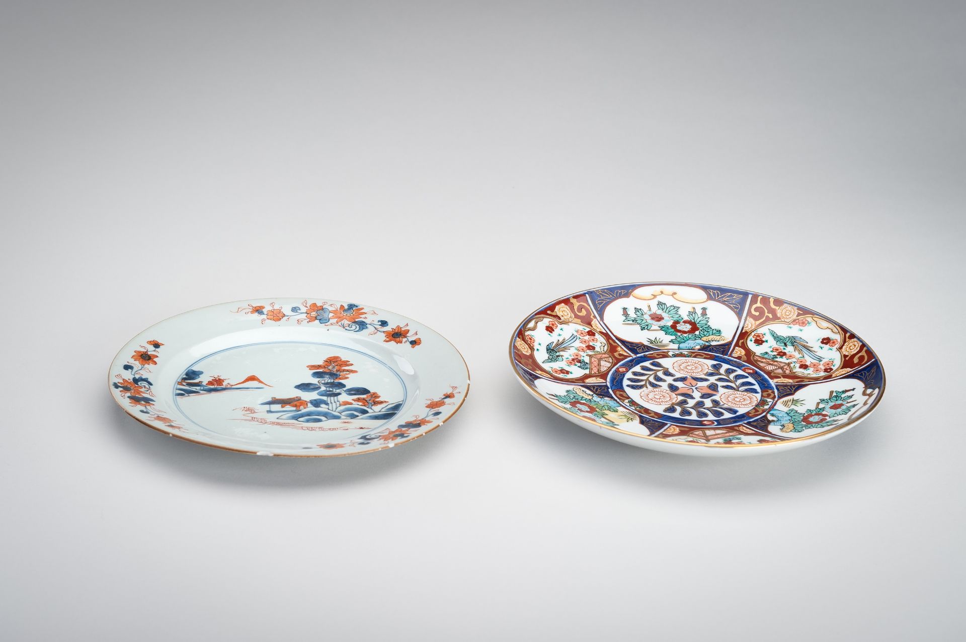 A LOT WITH TWO IMARI PORCELAIN DISHES - Image 12 of 15