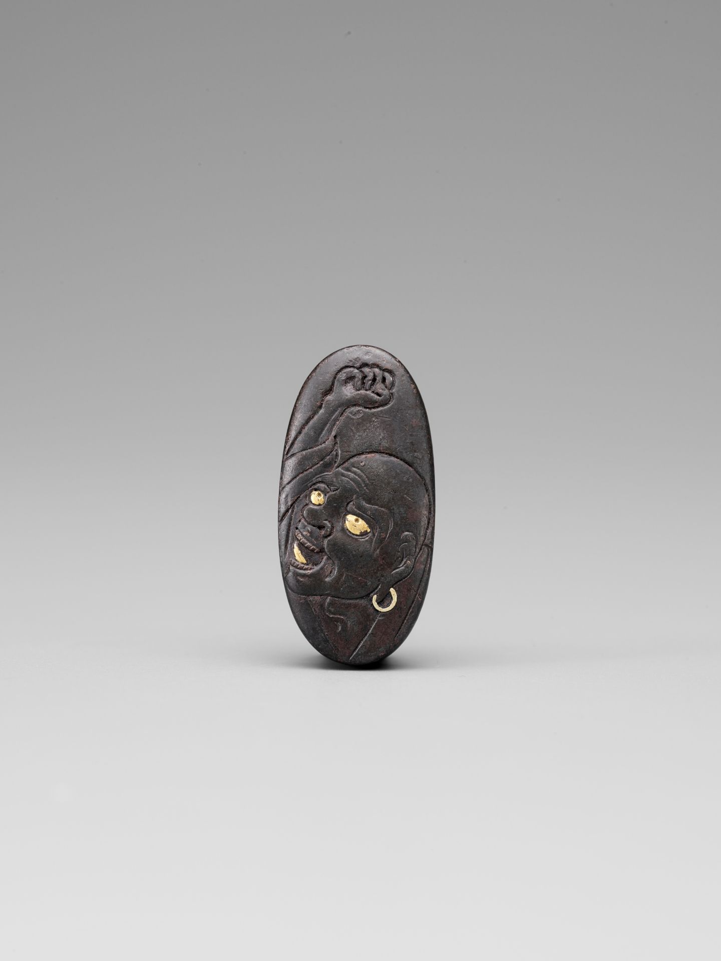 A FUCHI AND KASHIRA WITH DARUMA AND HOSSU - Image 3 of 6