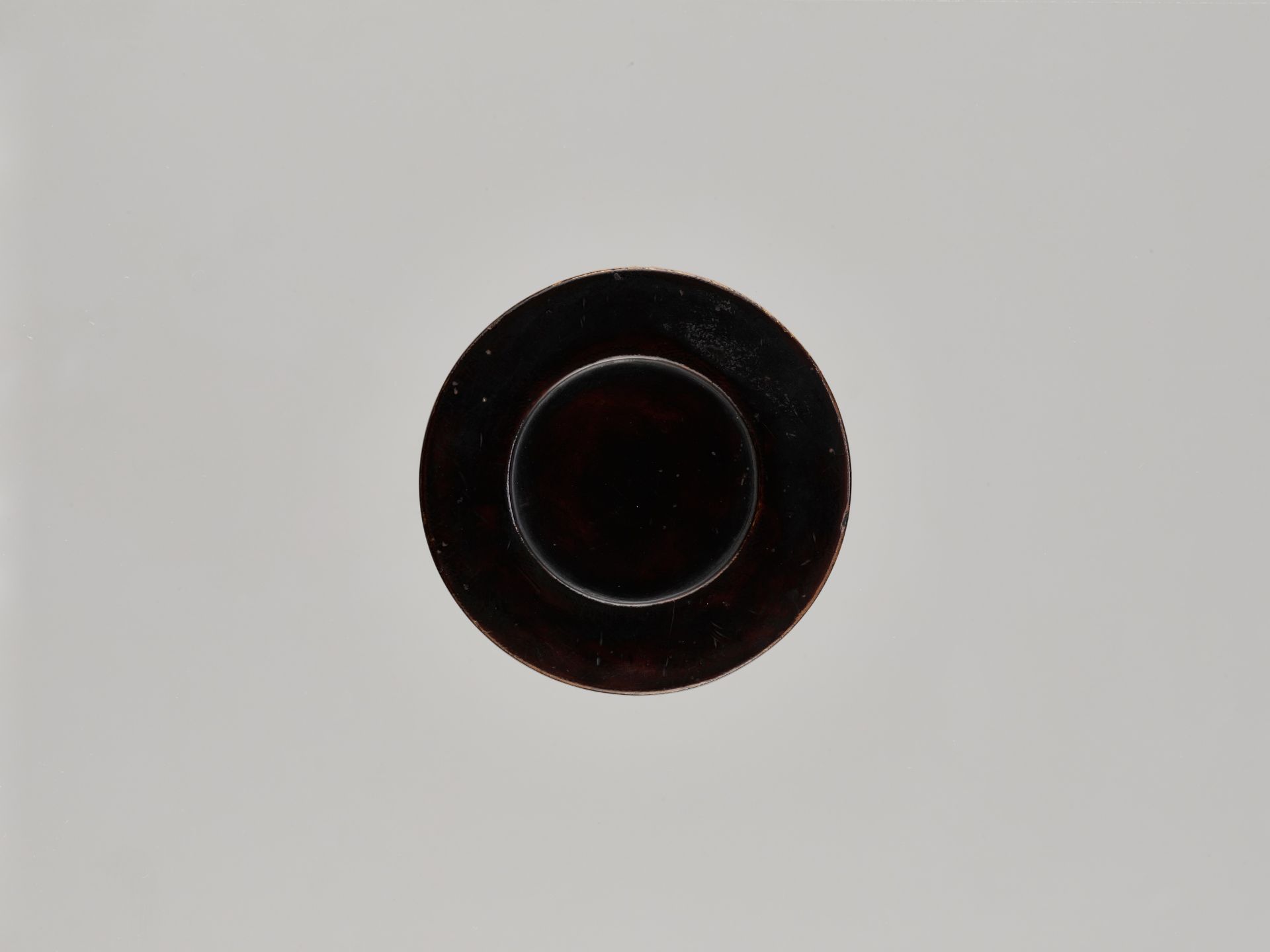 A RARE CIRCULAR LACQUER KOGO (INCENSE CONTAINER) WITH KIRIN - Image 7 of 7