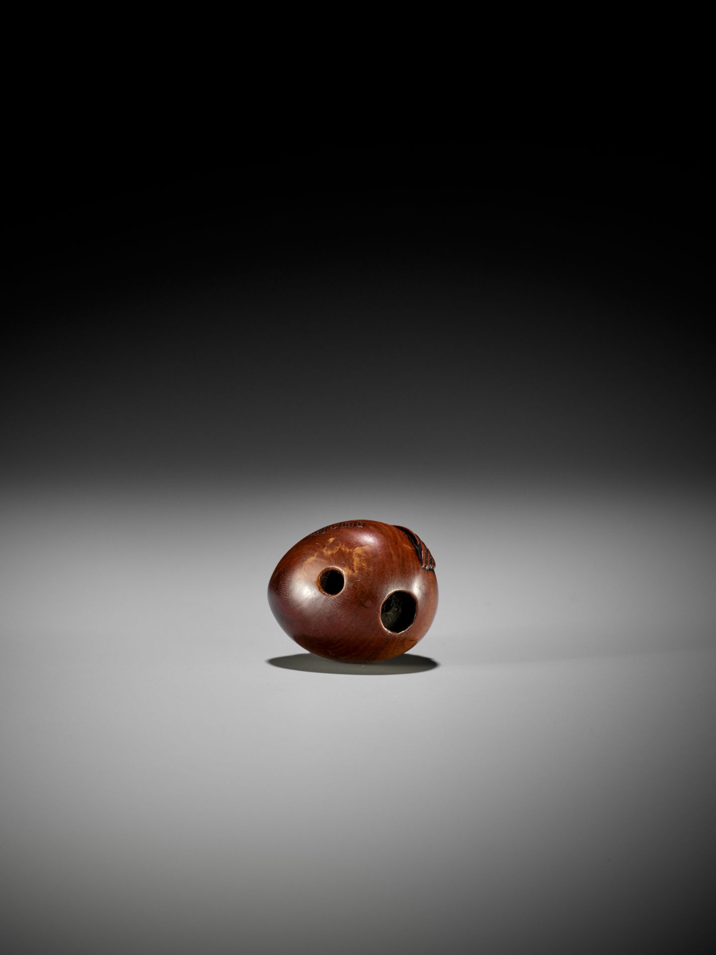 NAITO TOYOMASA: A FINE WOOD NETSUKE OF A HATCHING TENGU (TENGU NO TOMAGO) - Image 16 of 17