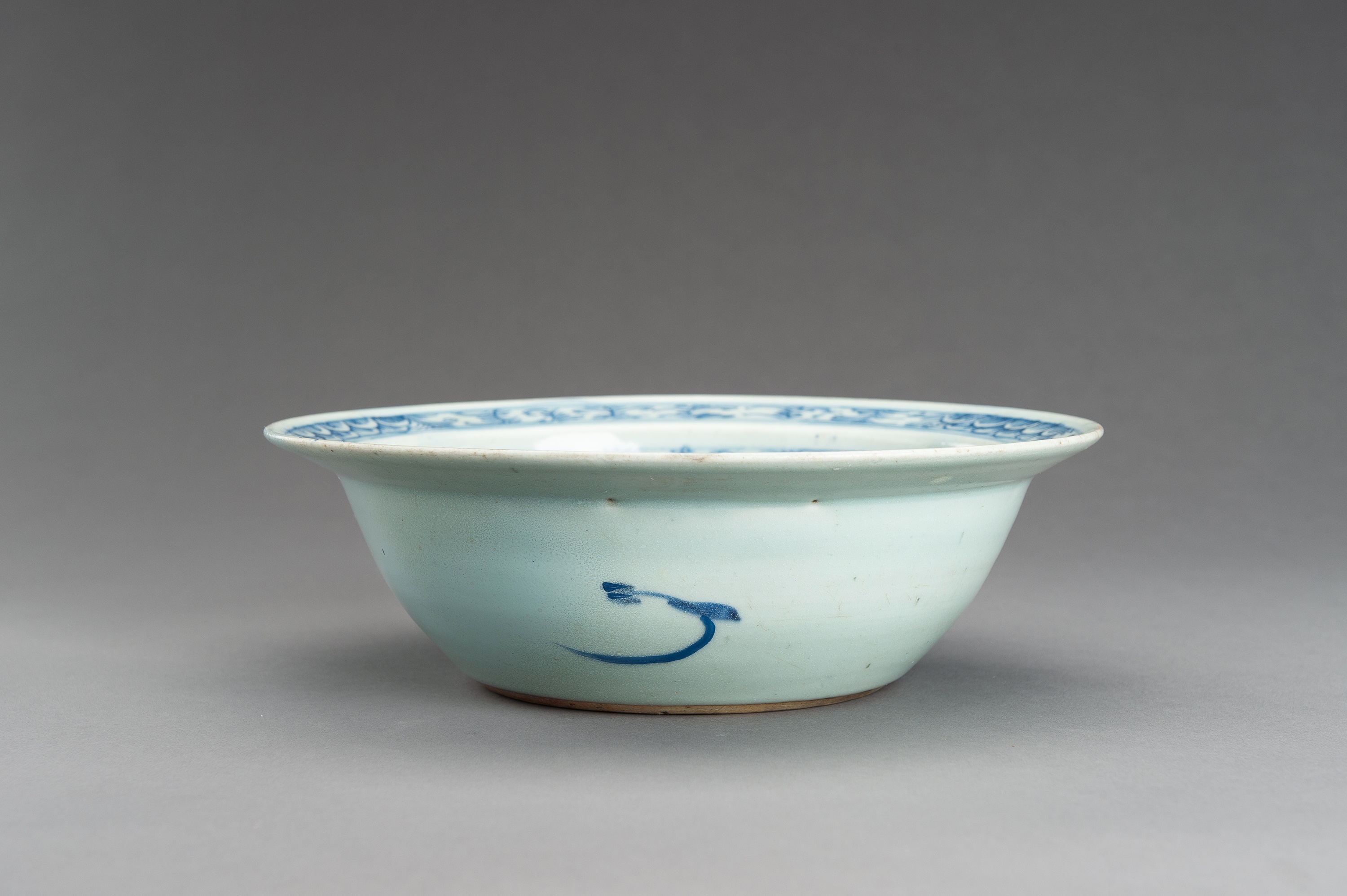 A BLUE AND WHITE ANNAM PORCELAIN BOWL - Image 6 of 12