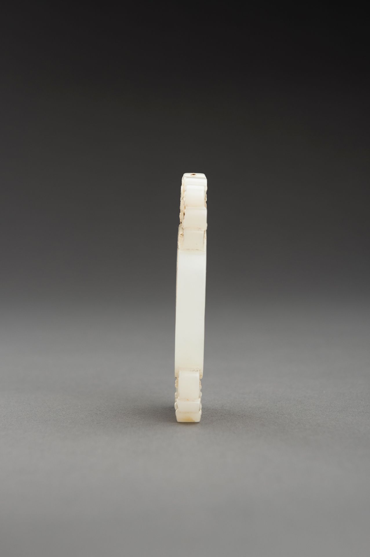 A WHITE JADE PLAQUE WITH THE SEXAGENARY CYCLE, QING - Bild 4 aus 10