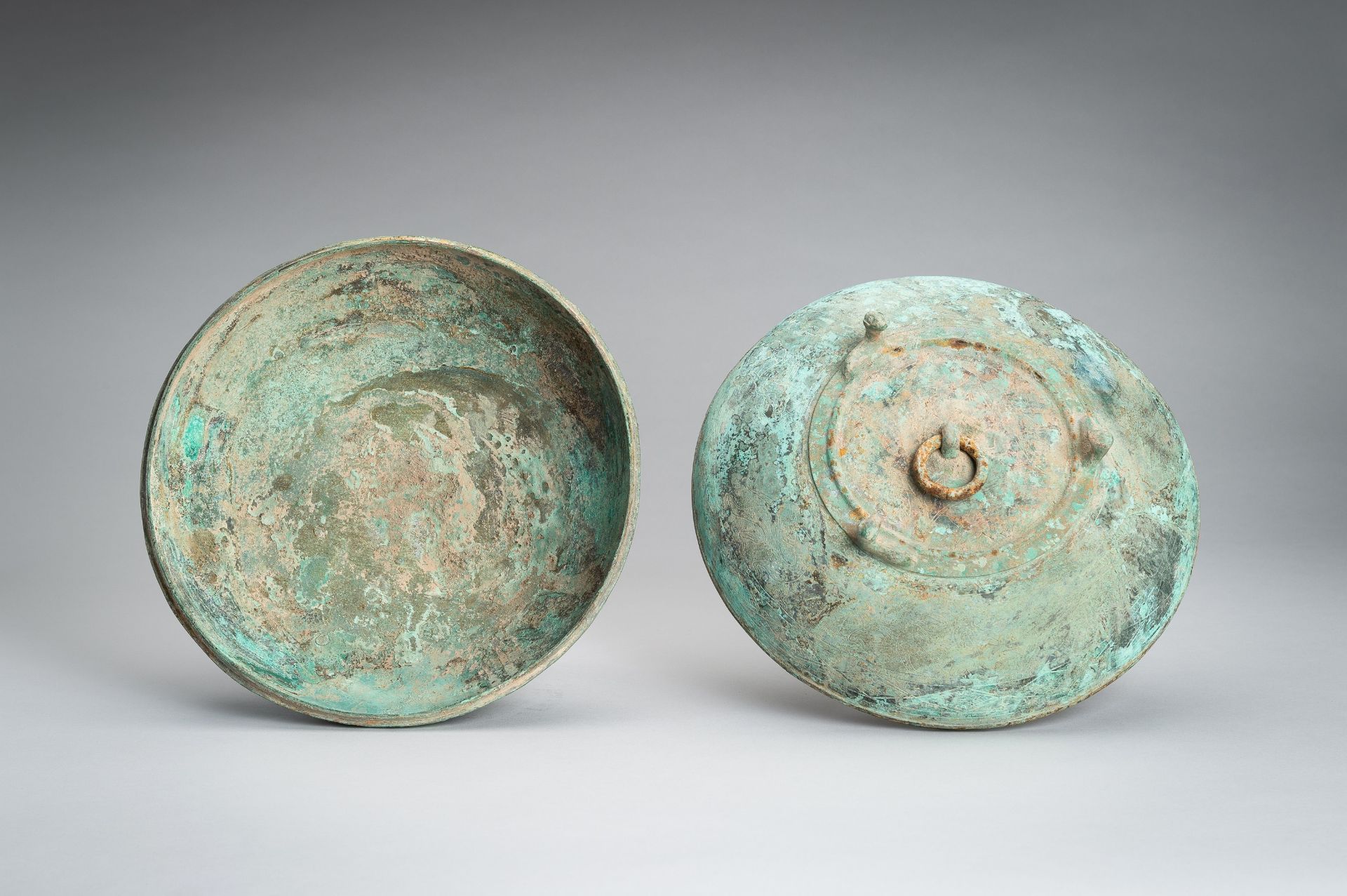 A HAN STYLE BRONZE VESSEL AND COVER - Image 16 of 19