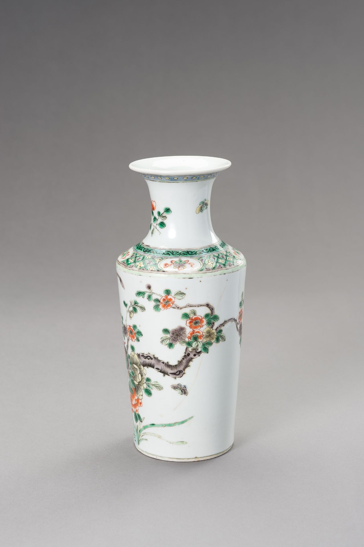 A FAMILLE VERTE 'PHEASANTS AND FLOWERS' VASE, LATE QING DYNASTY - Image 3 of 11