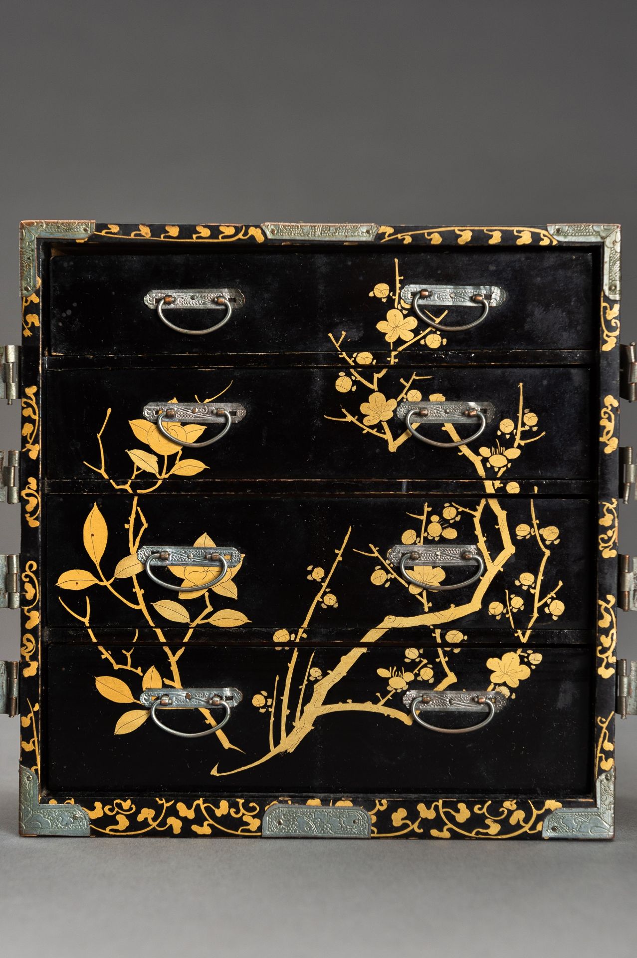 A BLACK AND GOLD LACQUER MINIATURE CABINET - Image 6 of 19