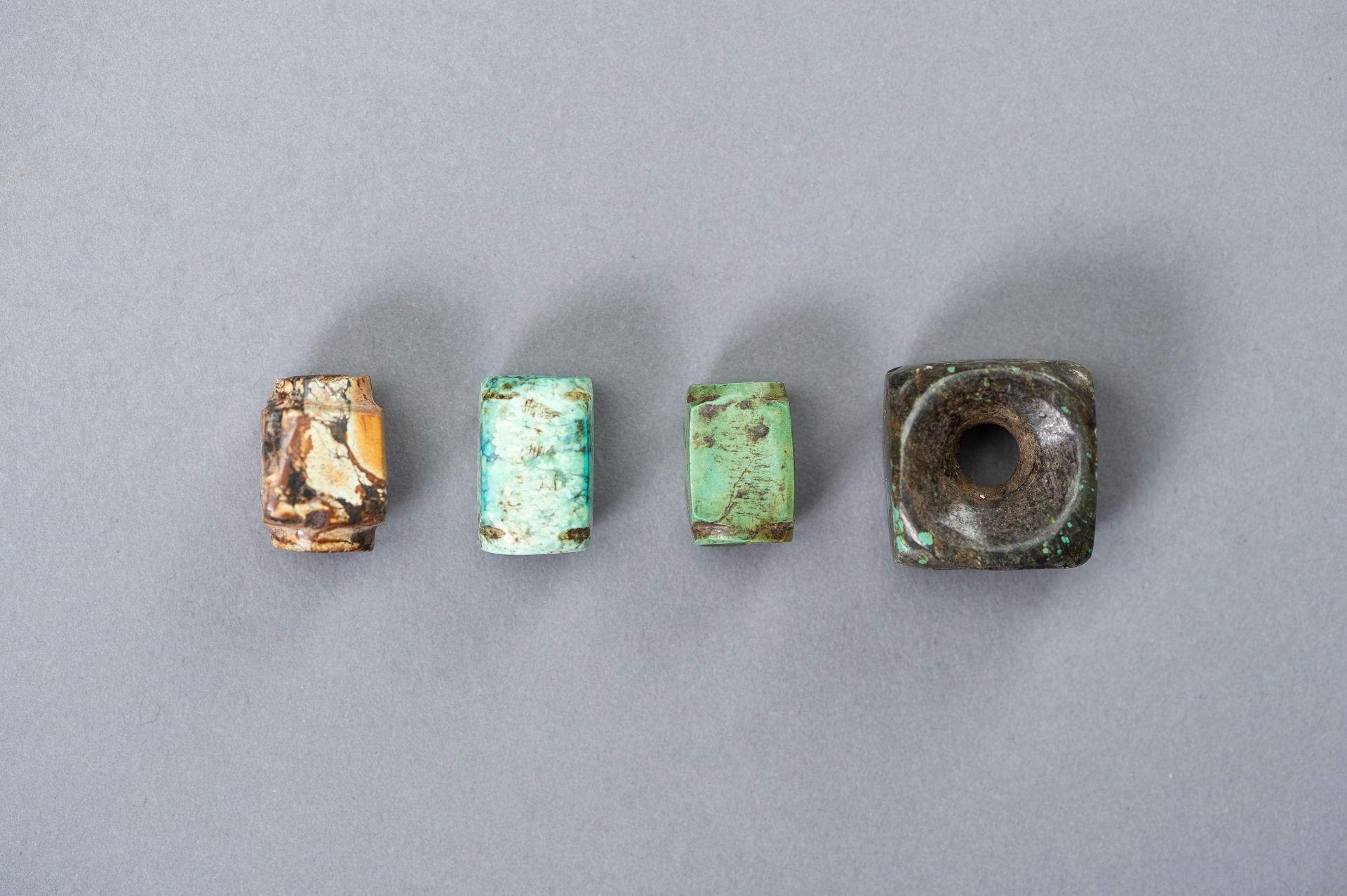 A SET OF FOUR MINIATURE CONG BEADS, MING DYNASTY - Image 9 of 11