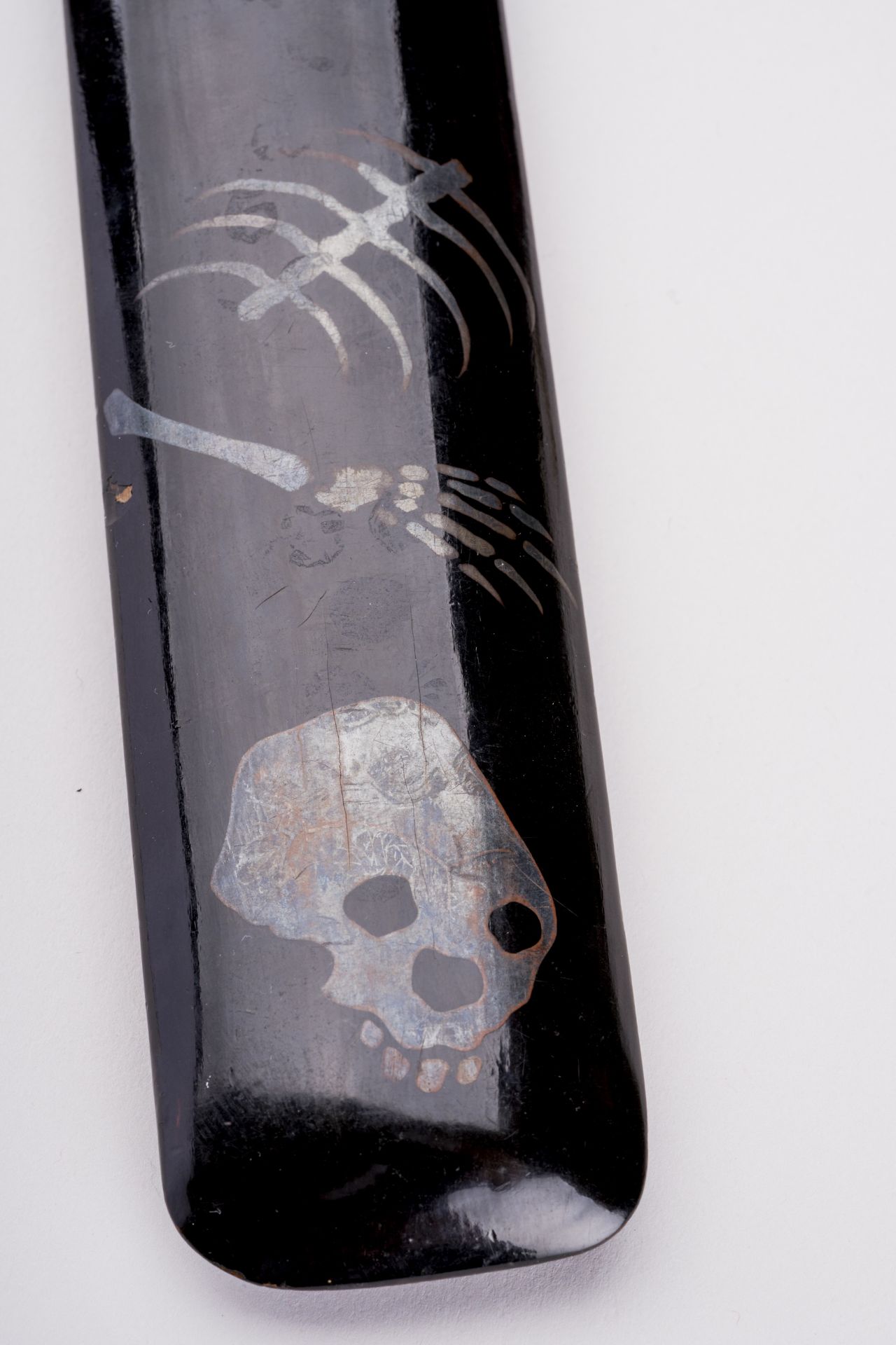 A LARGE LACQUERED WOOD YATATE WITH INRO, EDO - Image 7 of 10