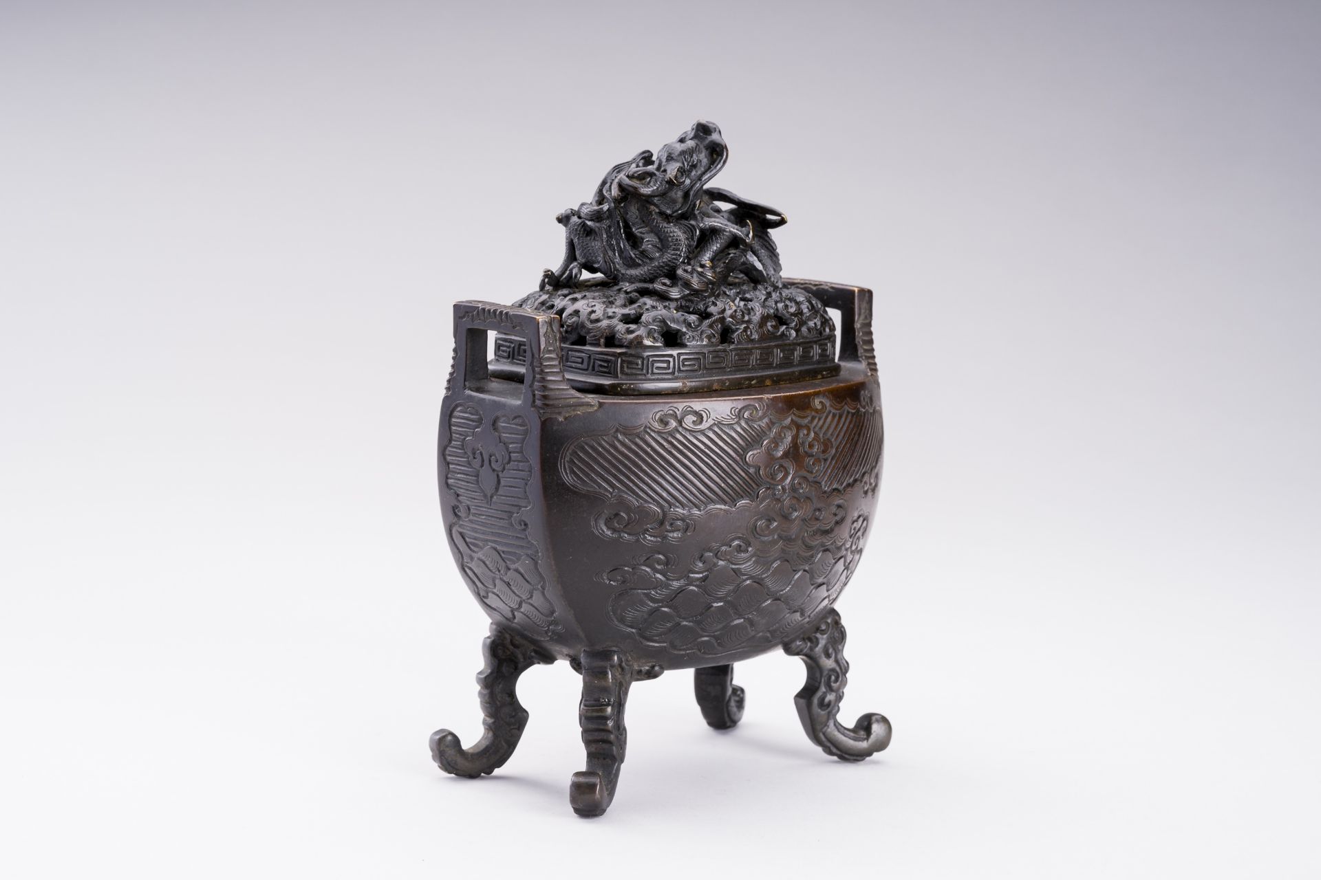 A BRONZE CENSER AND COVER WITH DRAGON, MEIJI - Bild 3 aus 10