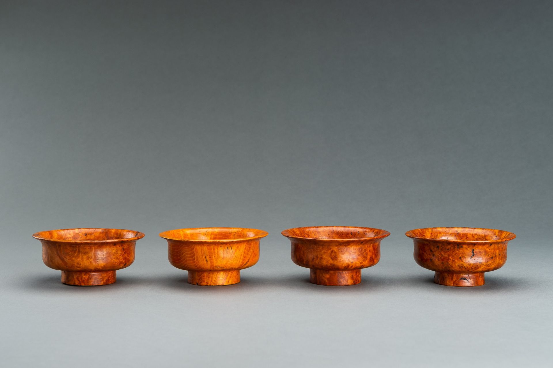 A LOT WITH FOUR TIBETAN ROOT WOOD CUPS - Bild 8 aus 13