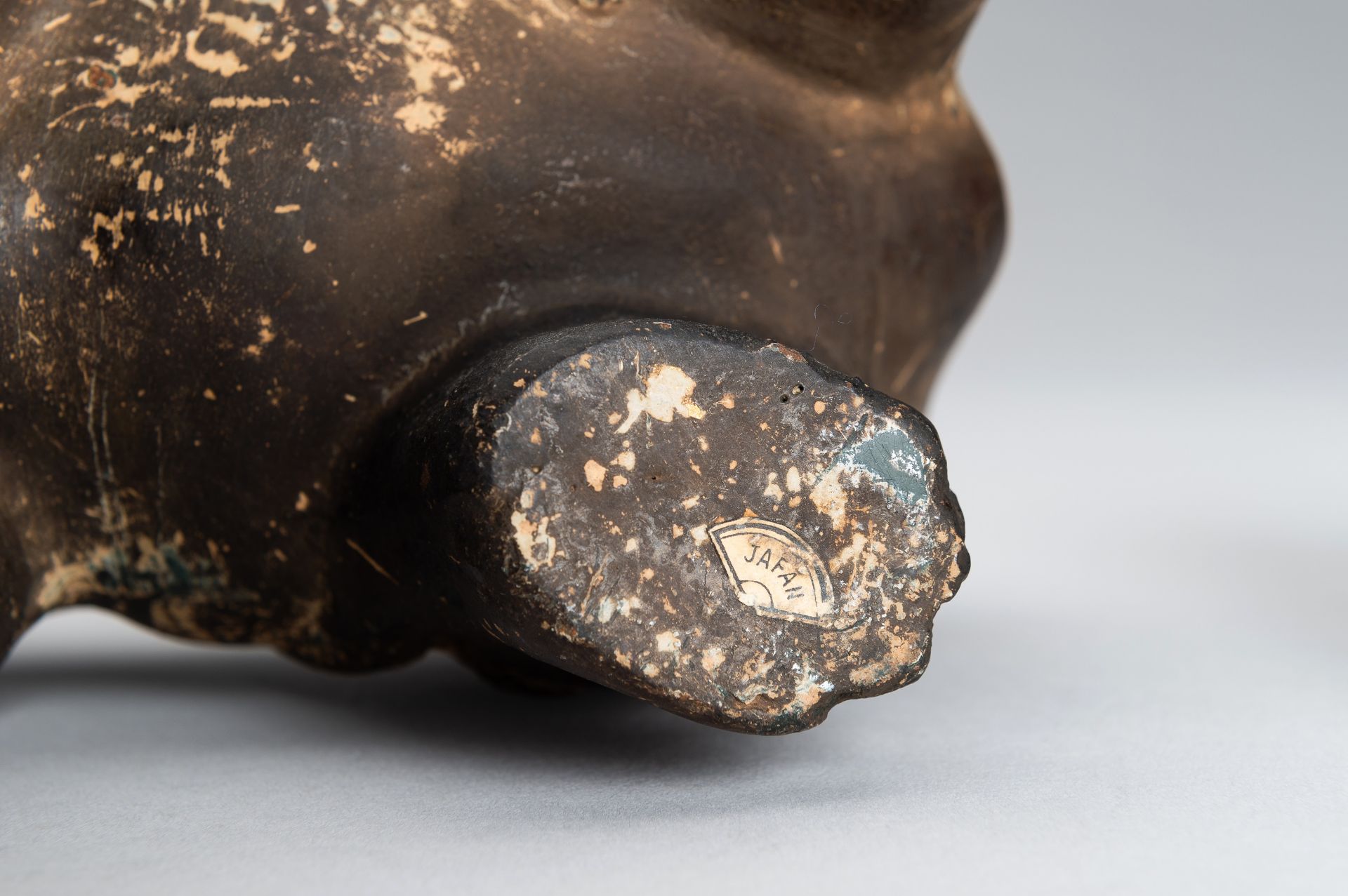 A CAST-IRON 'BUDDHIST LION' INCENSE BURNER, EDO - Image 13 of 13