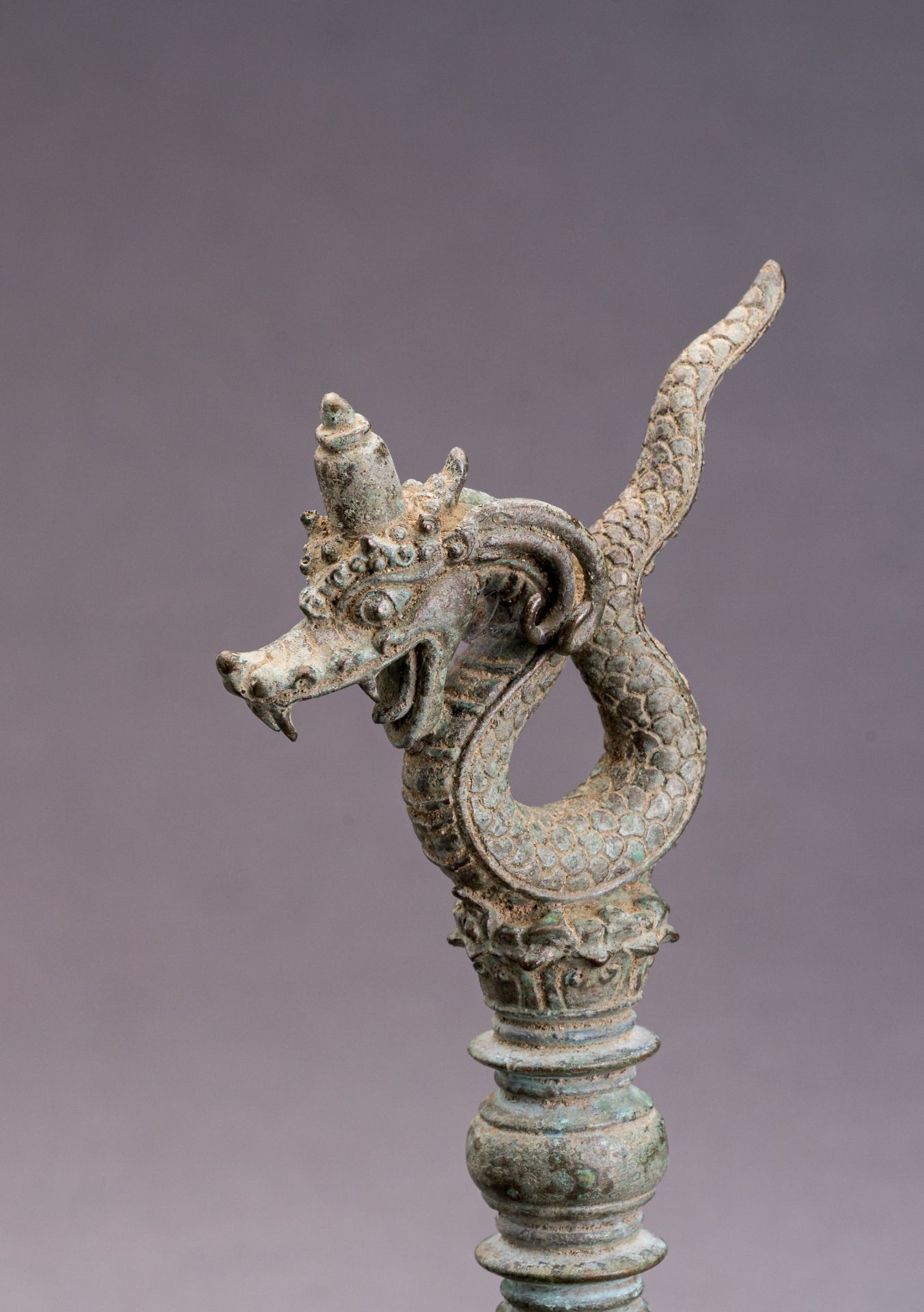 A BRONZE 'DRAGON' TEMPLE BELL - Image 3 of 8