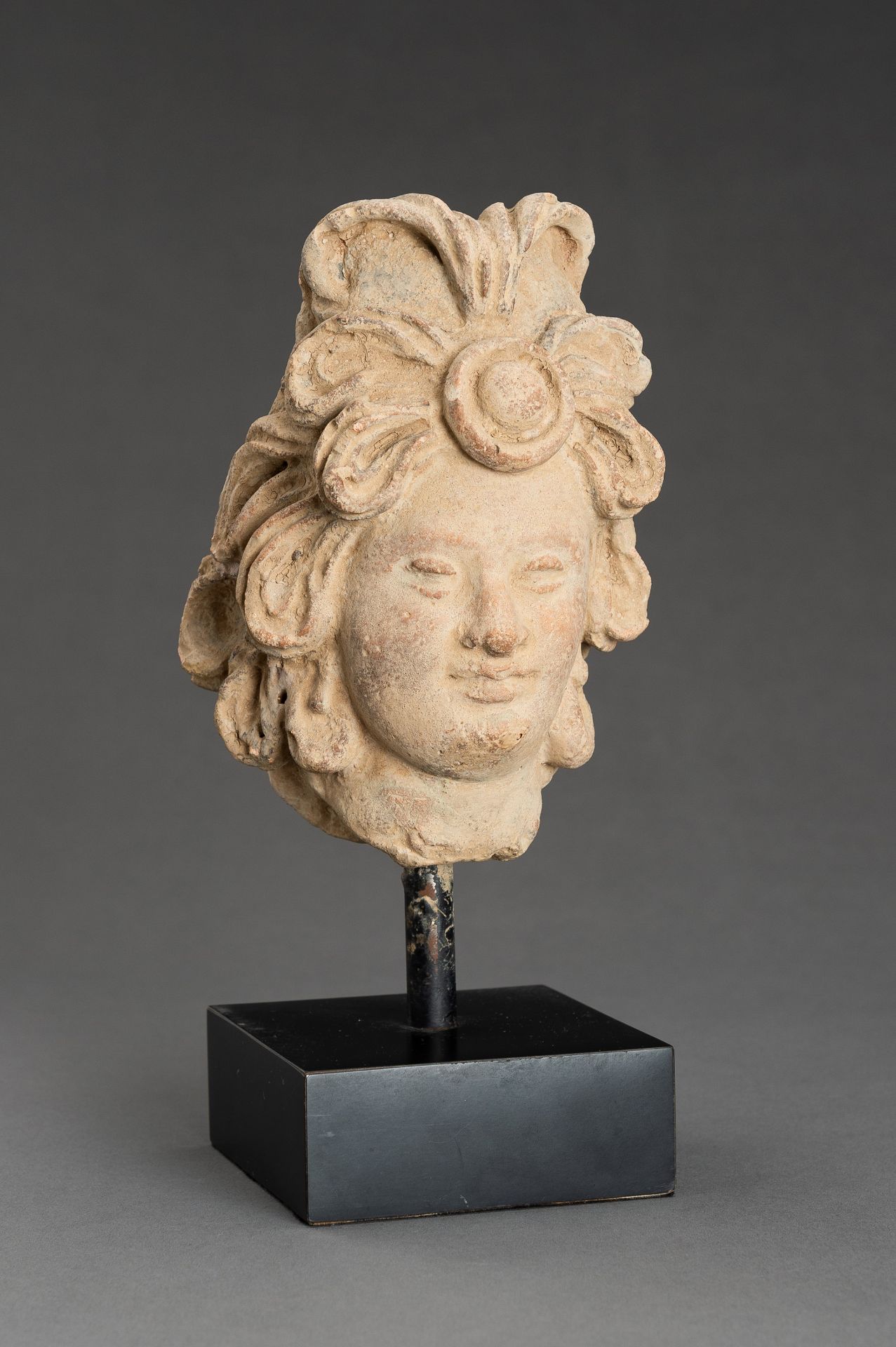 A STUCCO HEAD OF A BODHISATTVA - Image 3 of 11